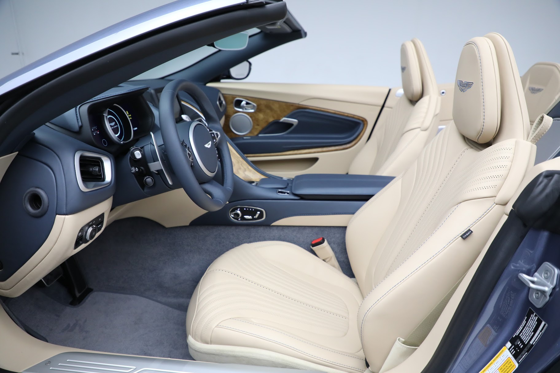 Used-2022-Aston-Martin-DB11-Volante