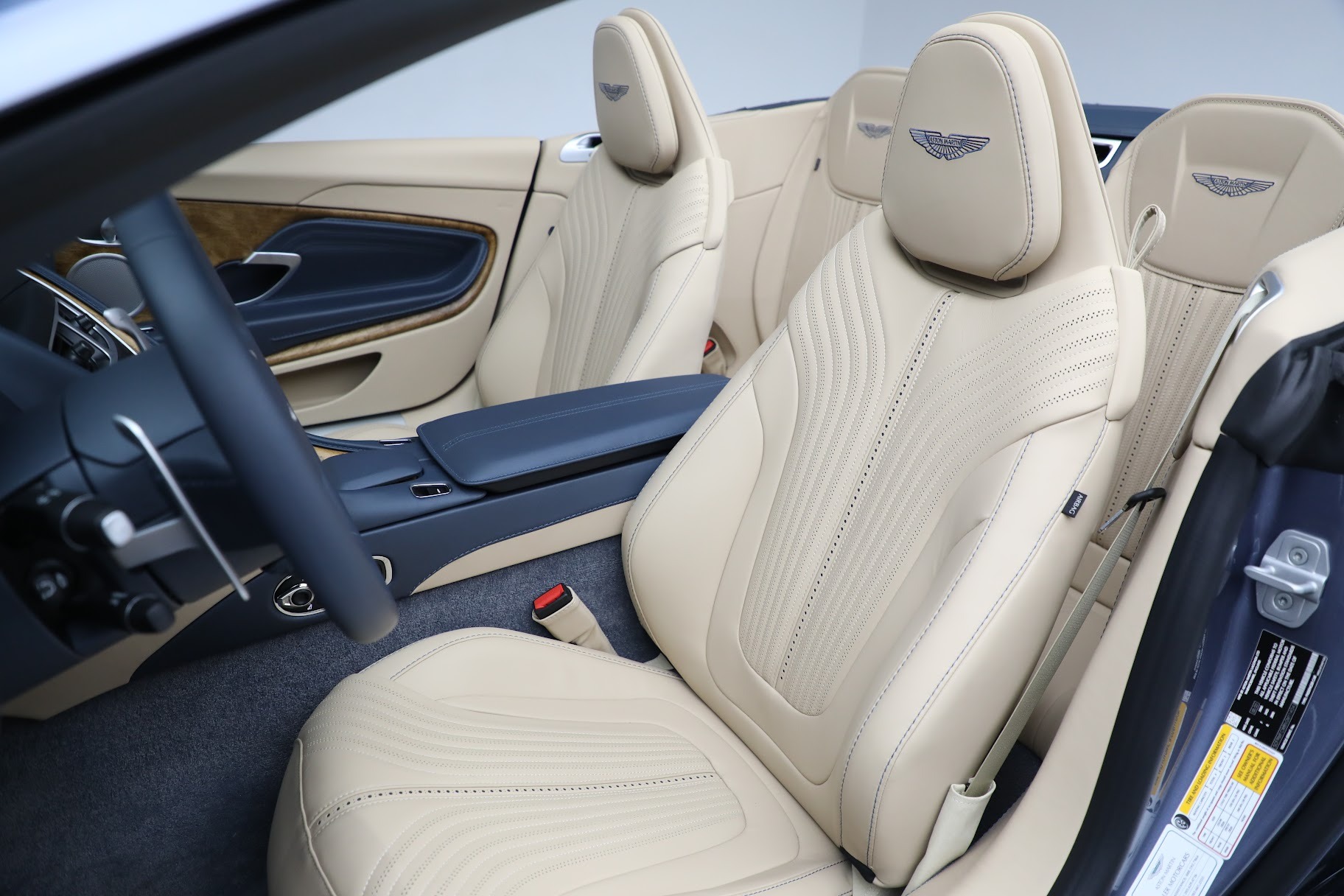 Used-2022-Aston-Martin-DB11-Volante