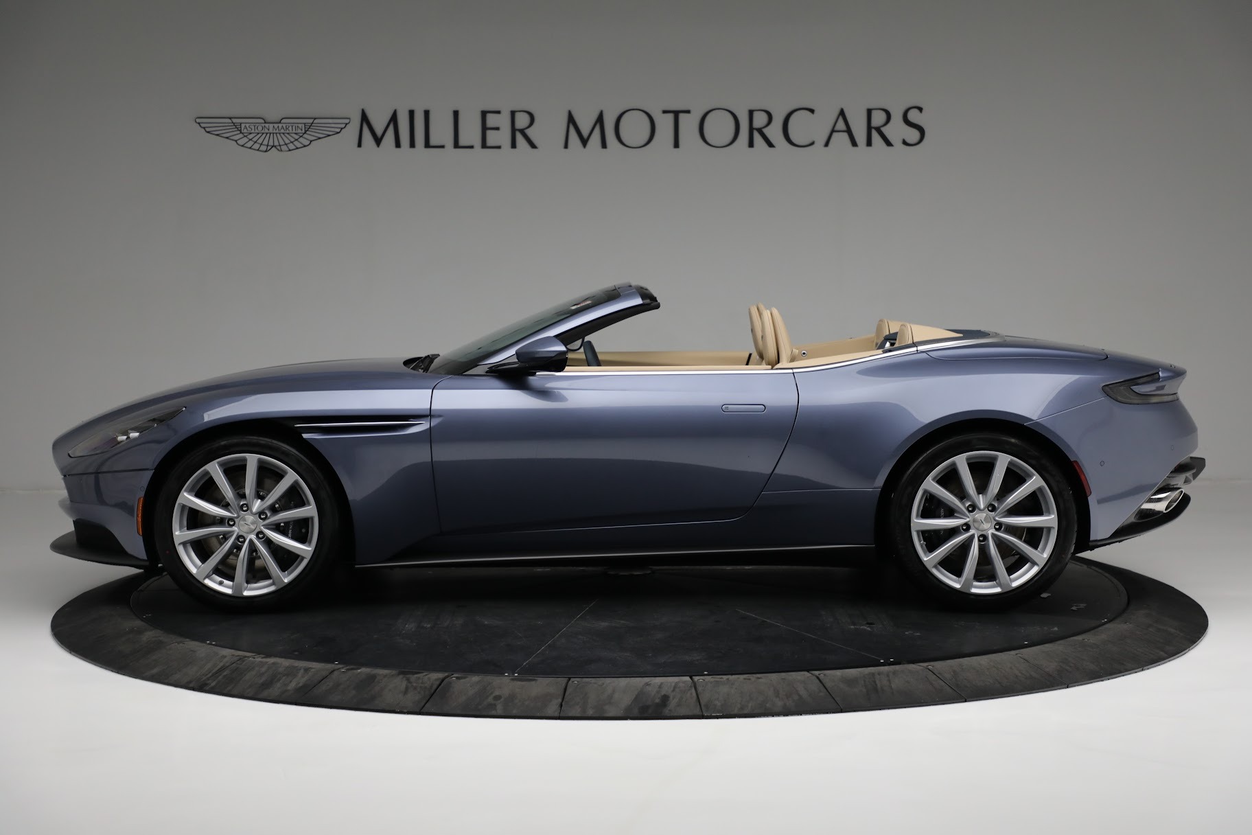 Used-2022-Aston-Martin-DB11-Volante