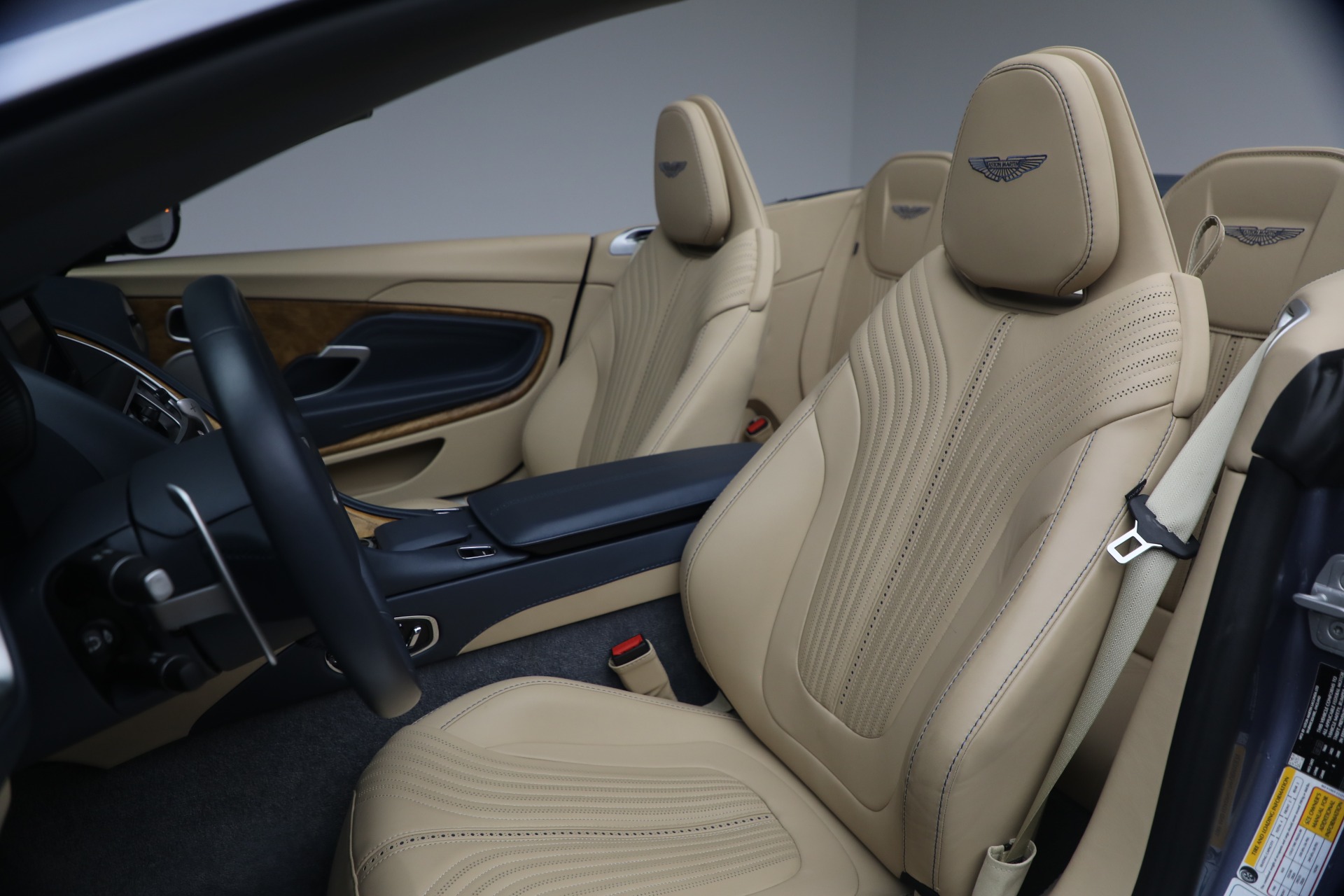 Used-2022-Aston-Martin-DB11-Volante