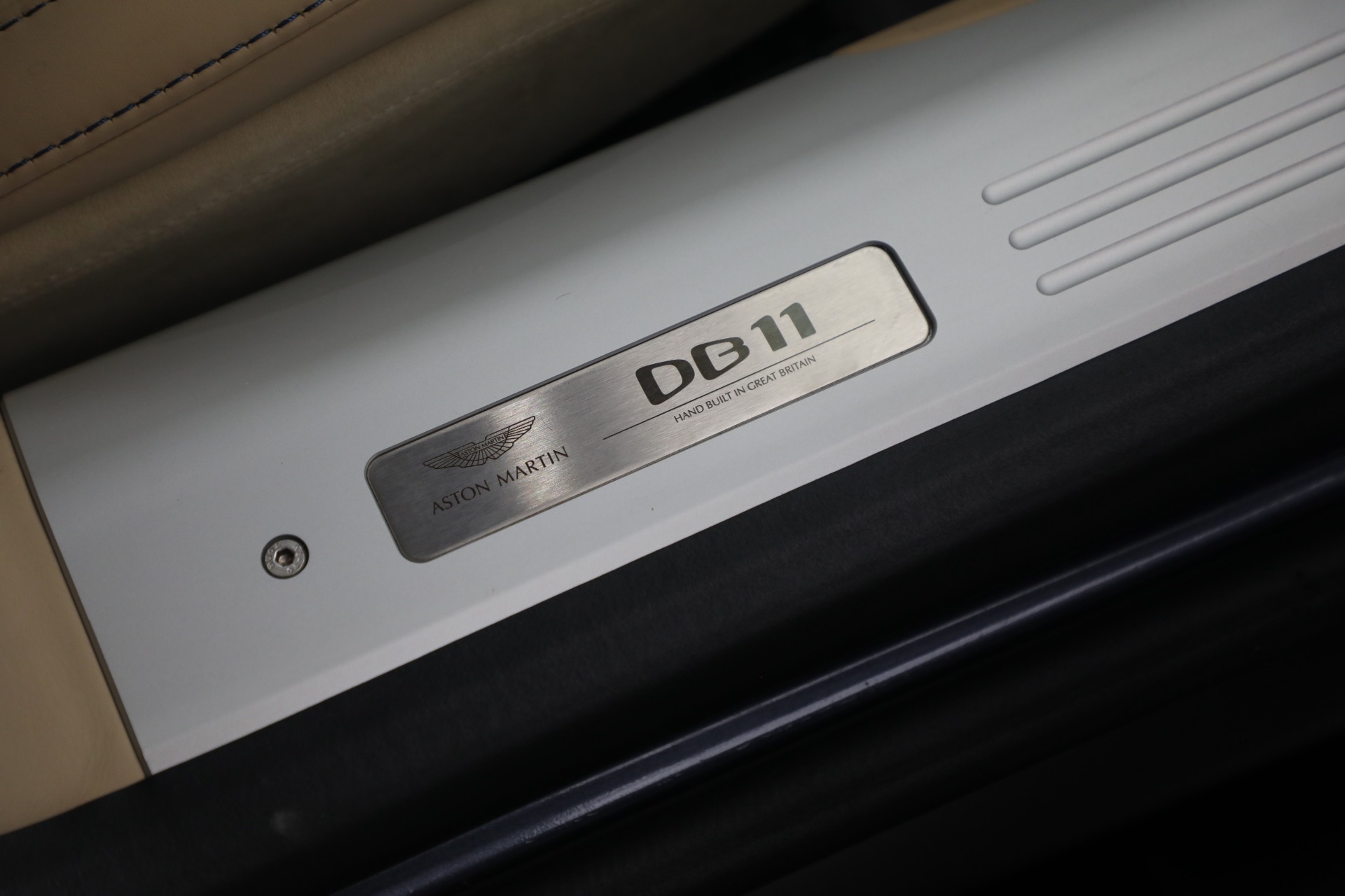 Used-2022-Aston-Martin-DB11-Volante