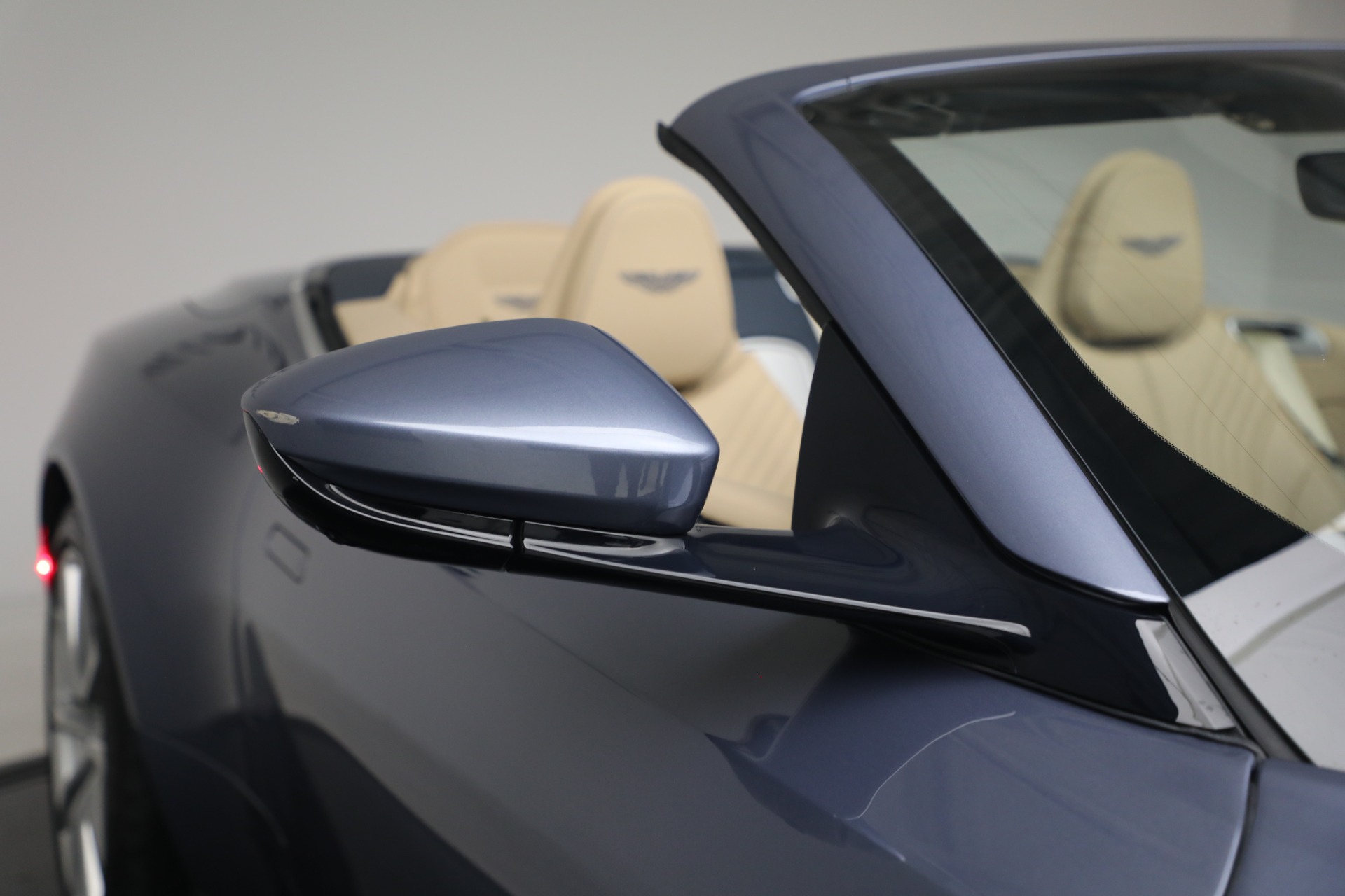 Used-2022-Aston-Martin-DB11-Volante