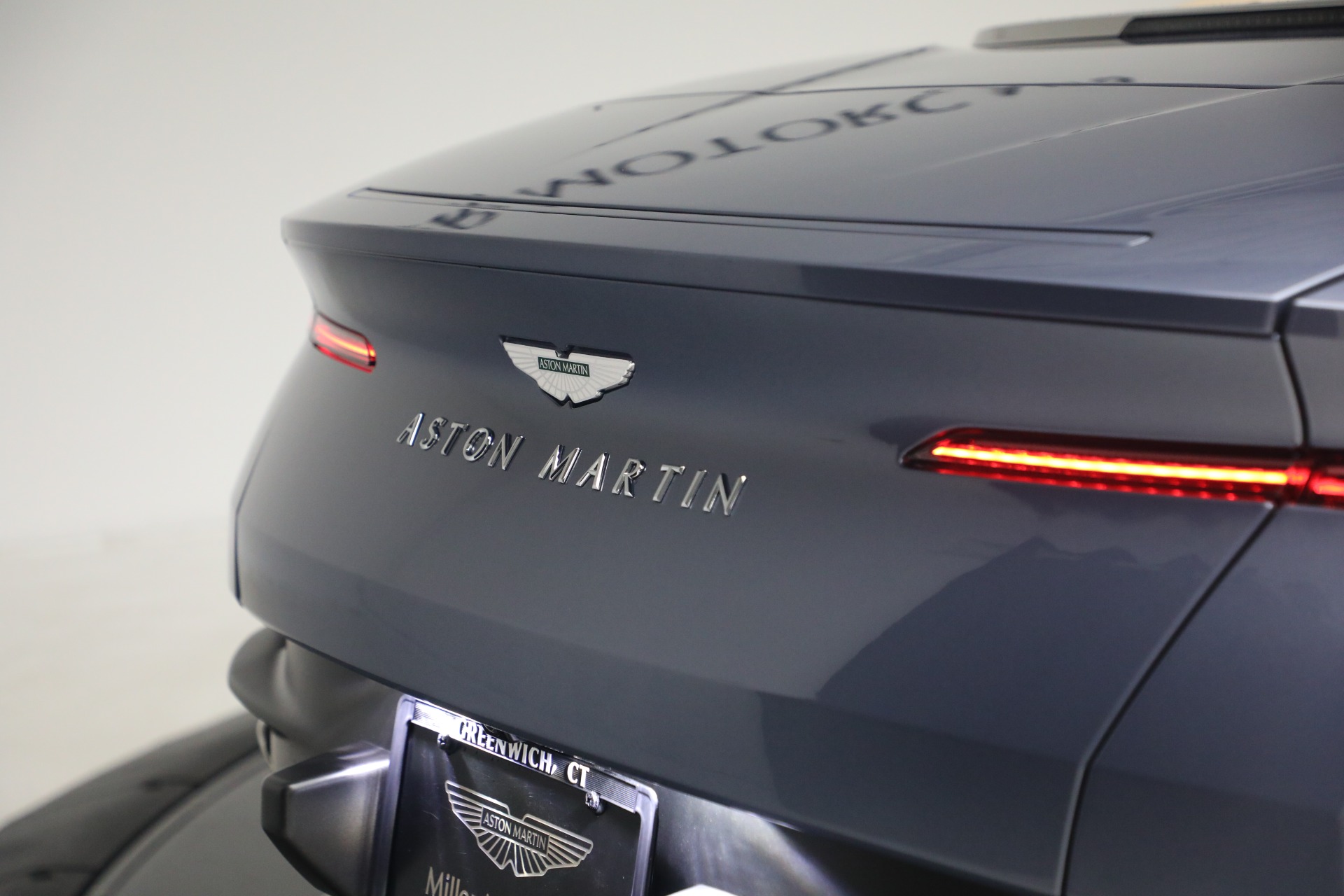 Used-2022-Aston-Martin-DB11-Volante
