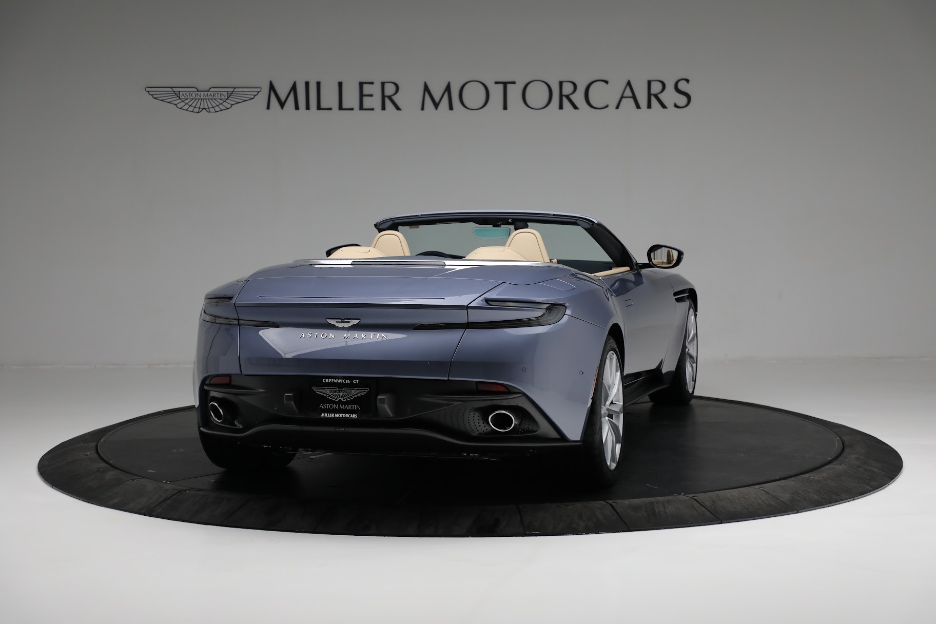 Used-2022-Aston-Martin-DB11-Volante