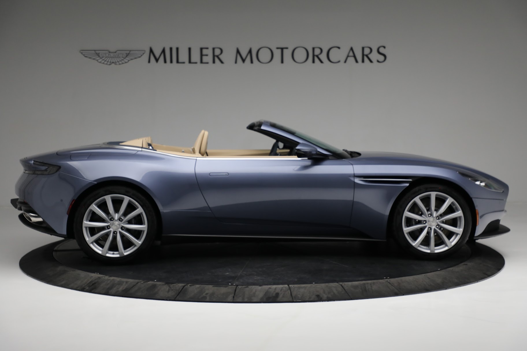 Used-2022-Aston-Martin-DB11-Volante