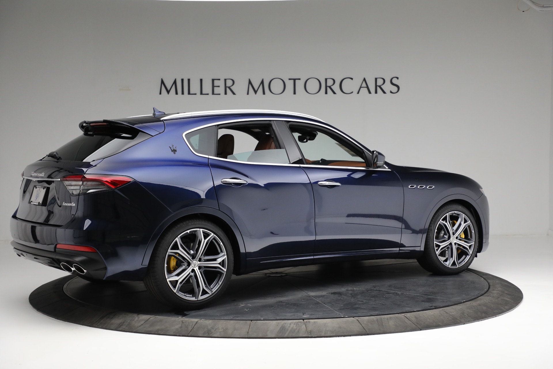 New-2022-Maserati-Levante-Modena