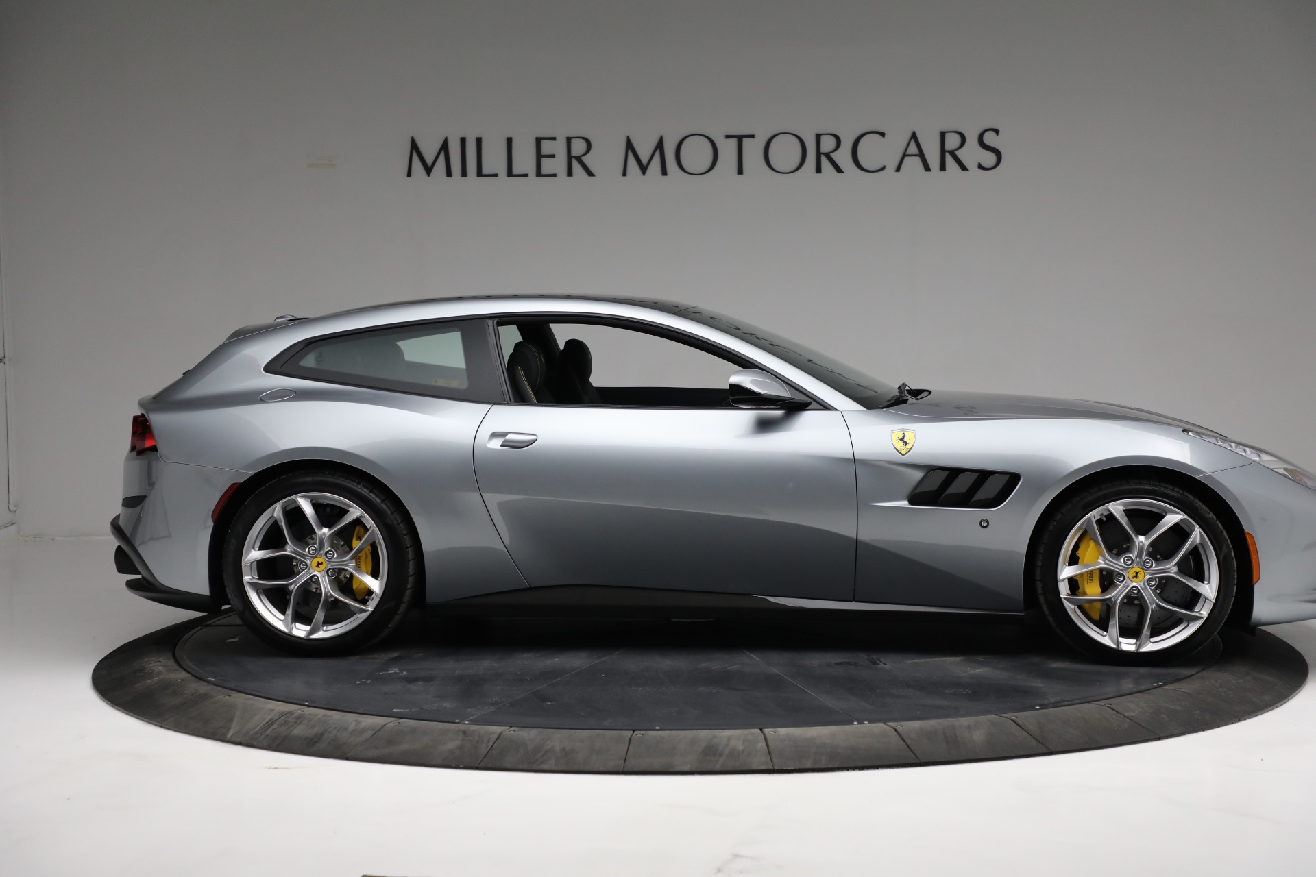 Used-2019-Ferrari-GTC4Lusso-T