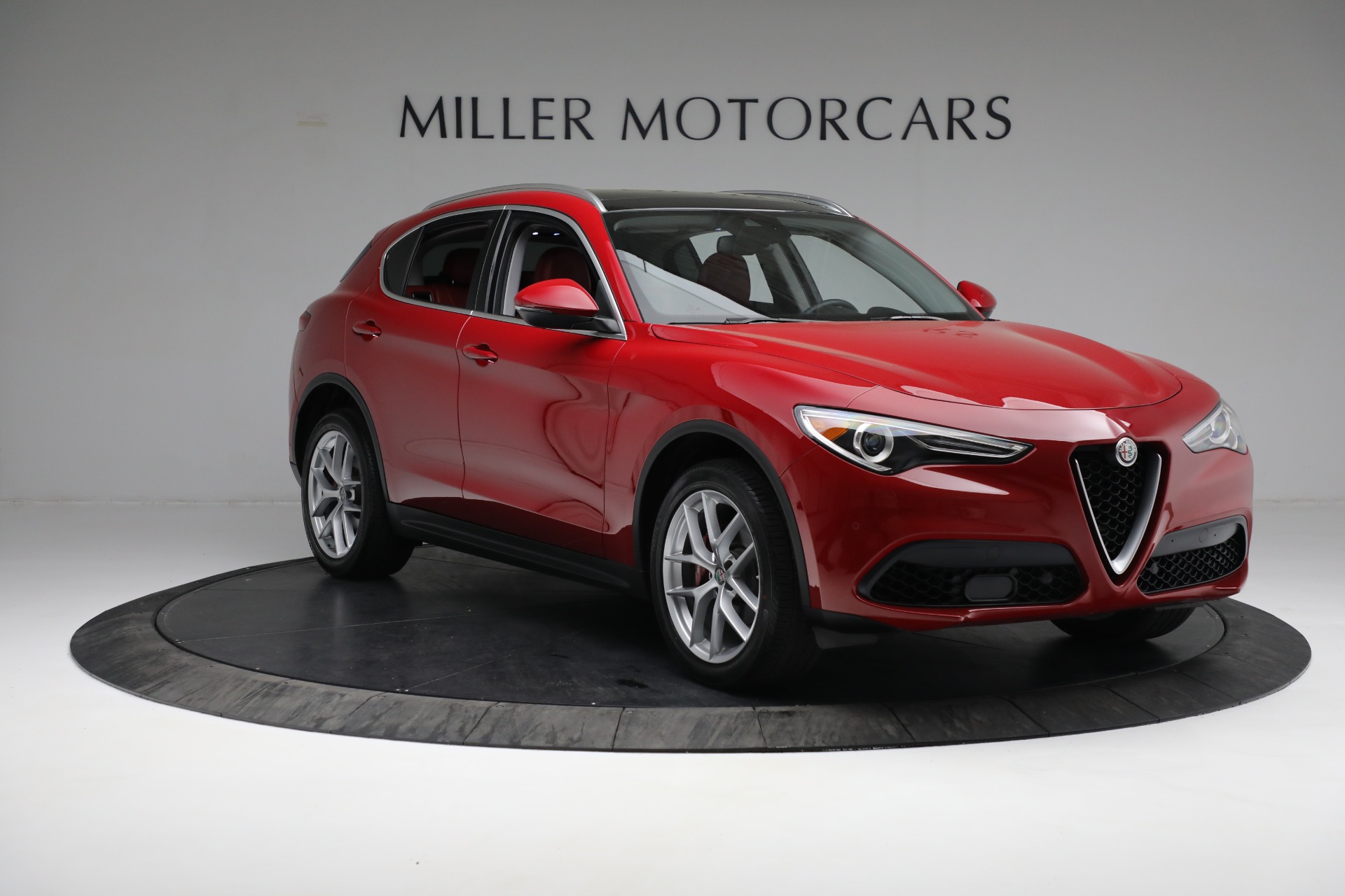 Used-2019-Alfa-Romeo-Stelvio-Ti-Lusso