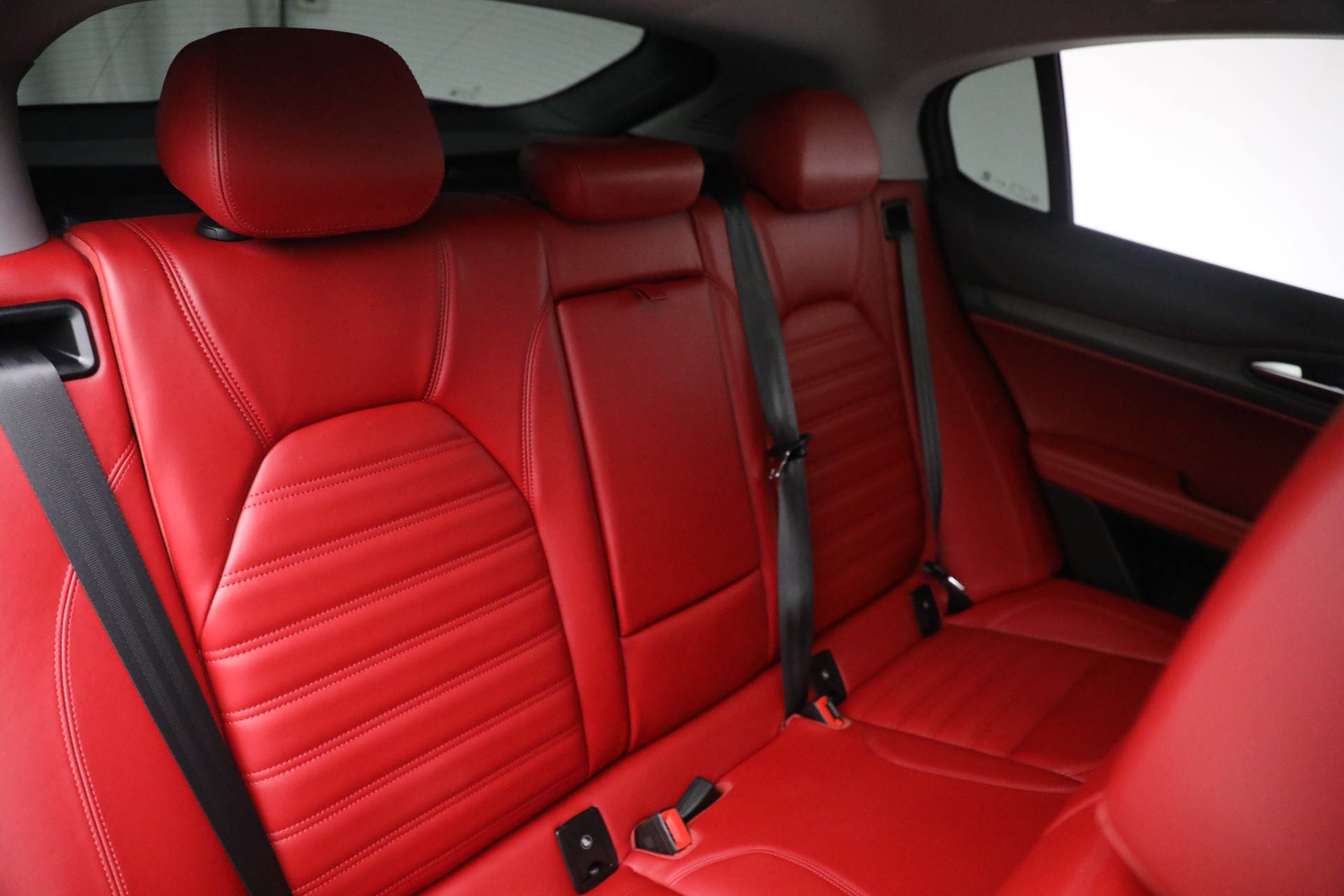 Used-2019-Alfa-Romeo-Stelvio-Ti-Lusso