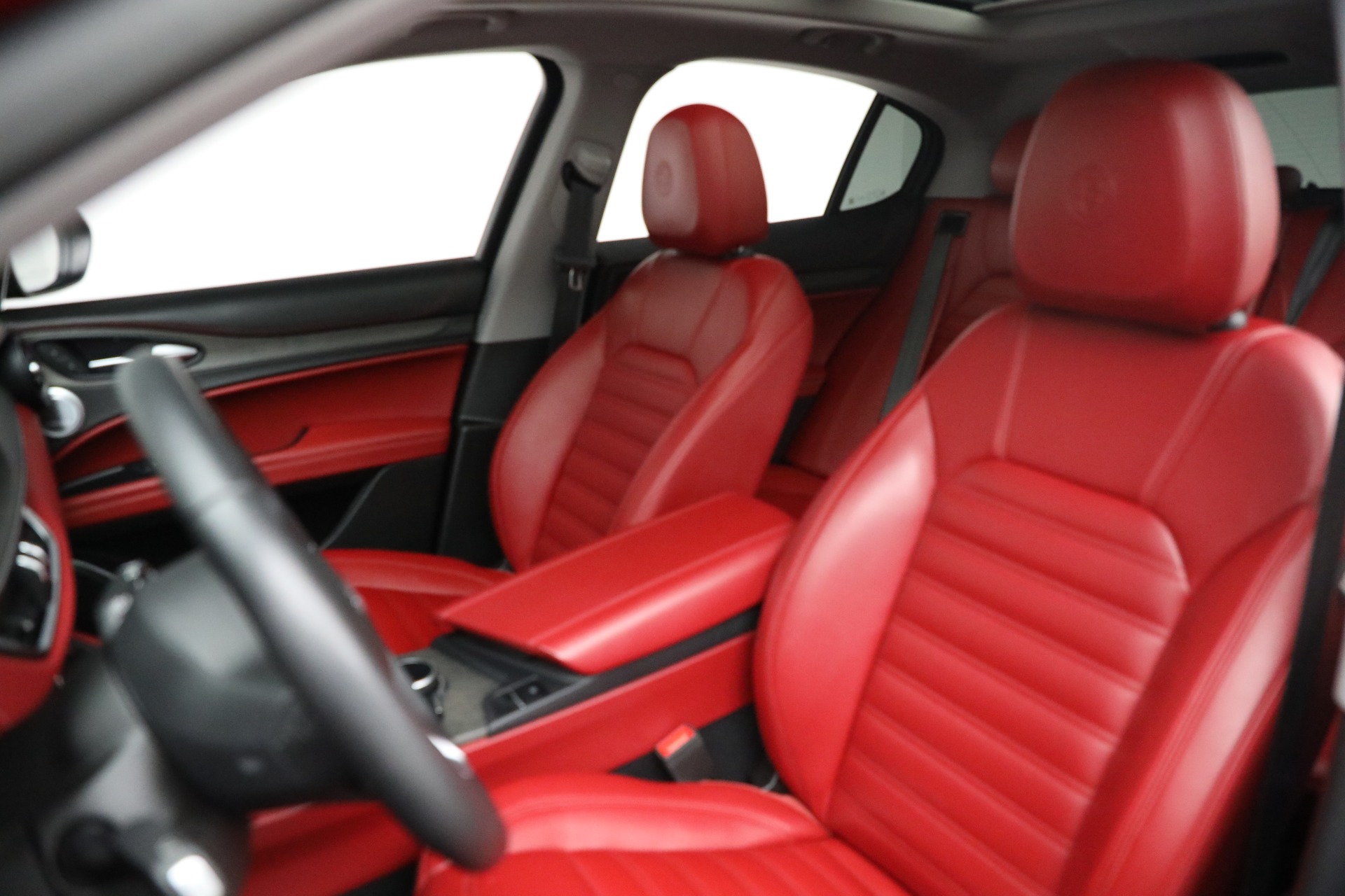 Used-2019-Alfa-Romeo-Stelvio-Ti-Lusso