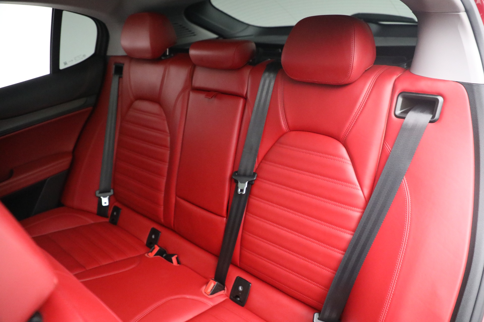 Used-2019-Alfa-Romeo-Stelvio-Ti-Lusso