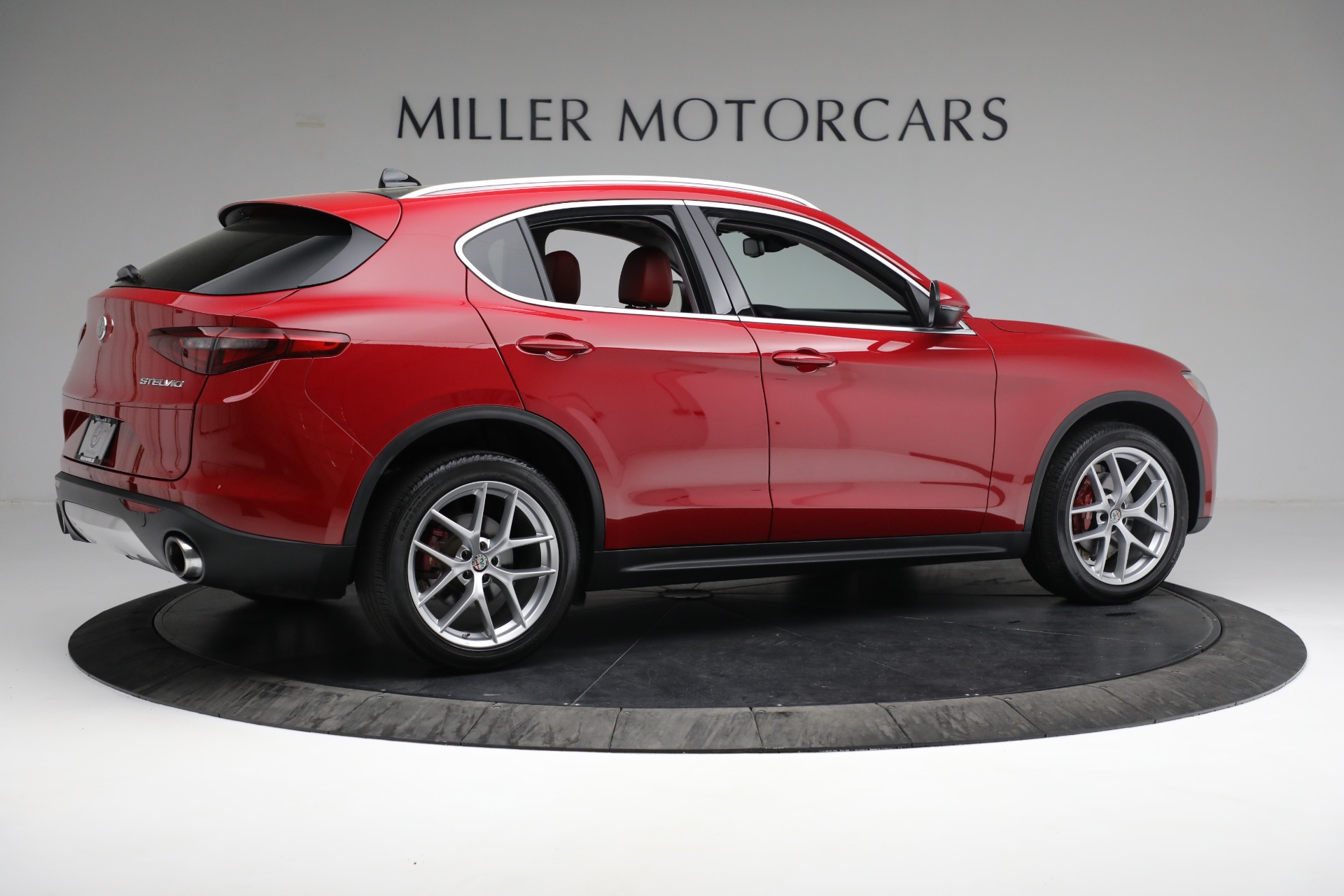 Used-2019-Alfa-Romeo-Stelvio-Ti-Lusso