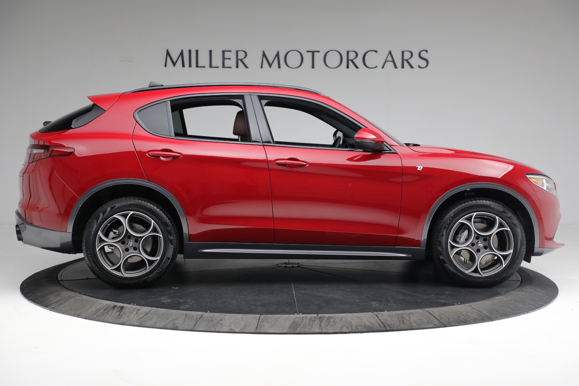 New-2022-Alfa-Romeo-Stelvio-Ti