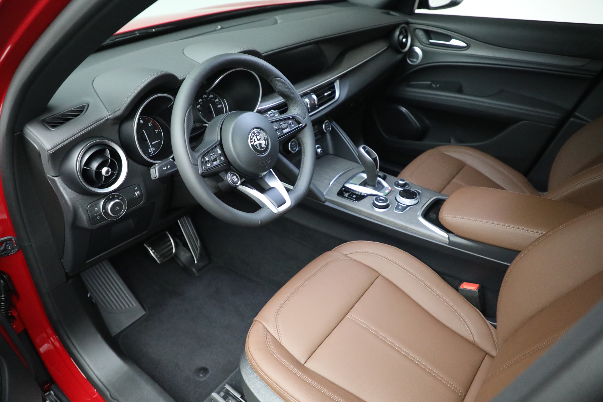 New-2022-Alfa-Romeo-Stelvio-Ti