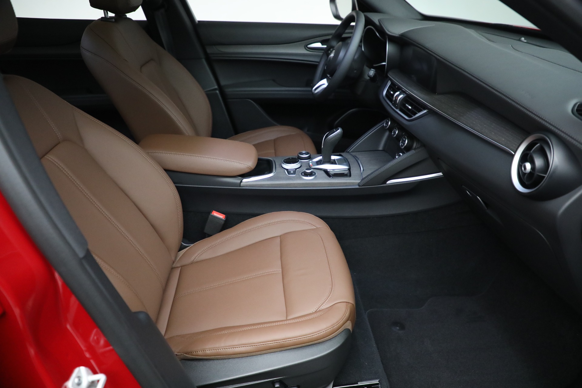 New-2022-Alfa-Romeo-Stelvio-Ti