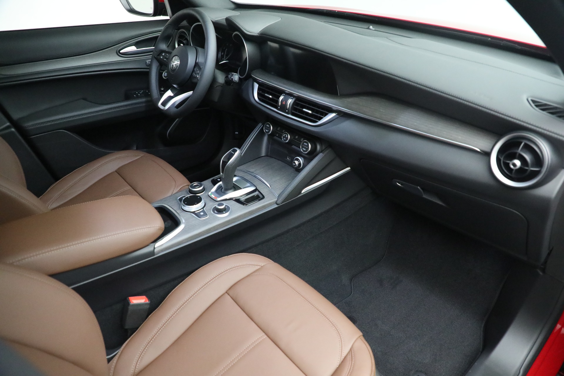 New-2022-Alfa-Romeo-Stelvio-Ti