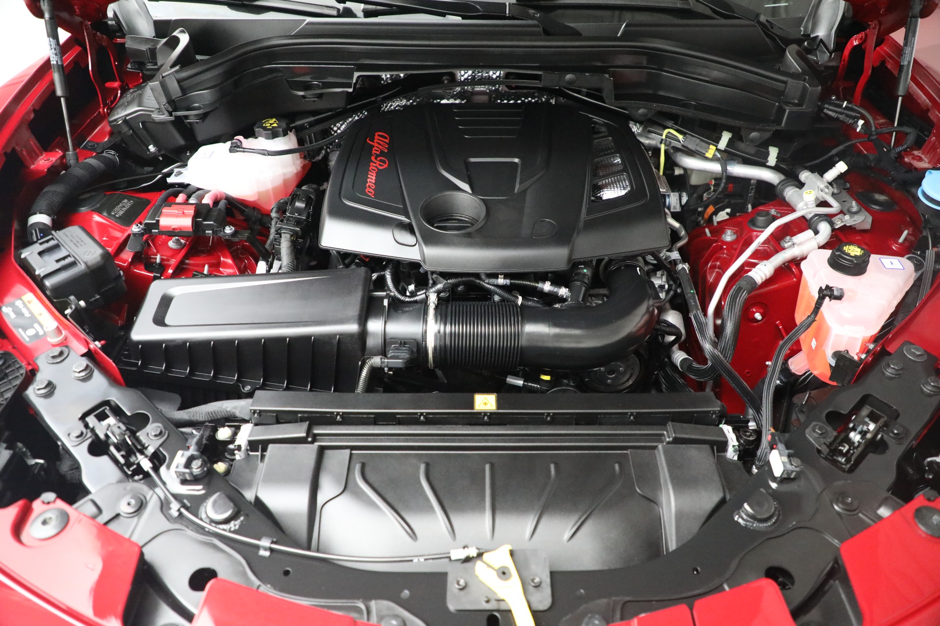 New-2022-Alfa-Romeo-Stelvio-Ti