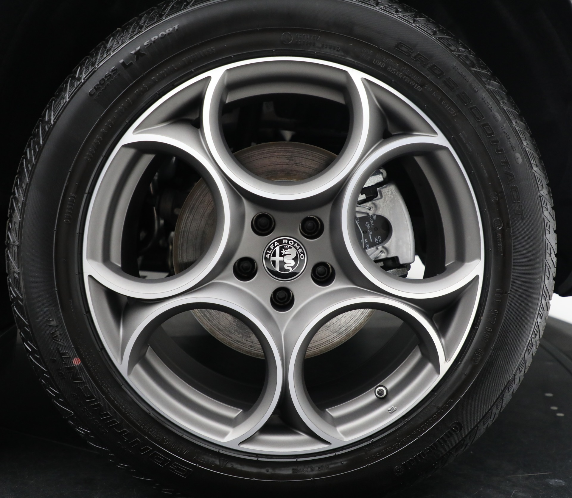 New-2022-Alfa-Romeo-Stelvio-Ti