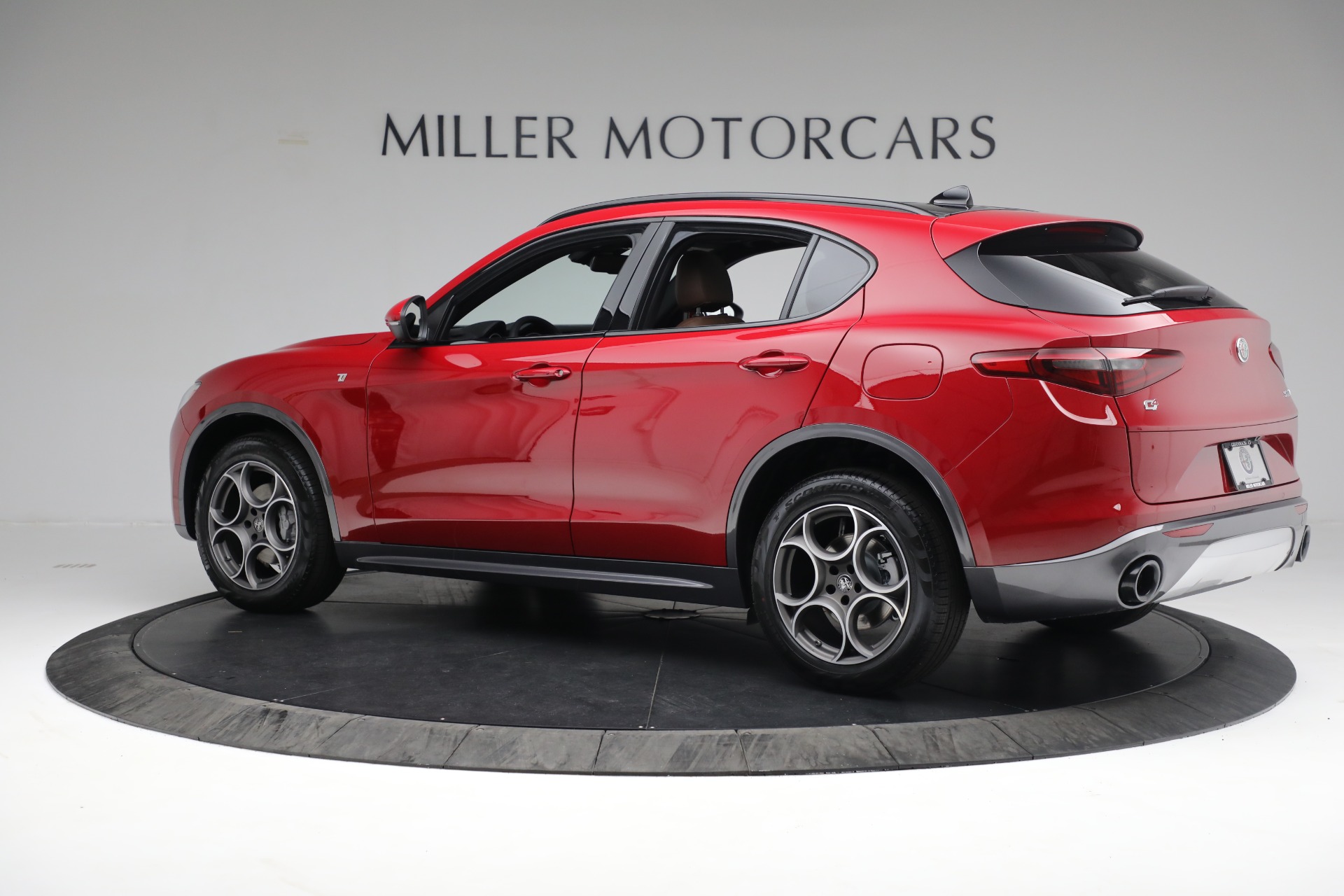 New-2022-Alfa-Romeo-Stelvio-Ti