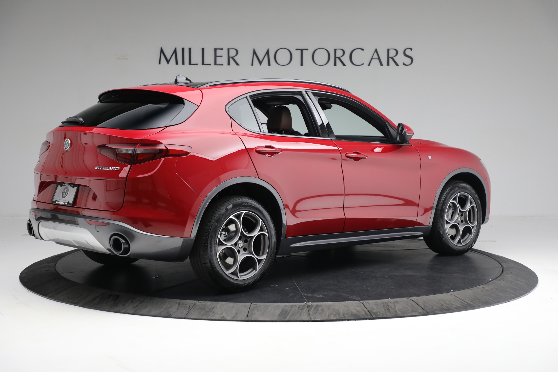New-2022-Alfa-Romeo-Stelvio-Ti