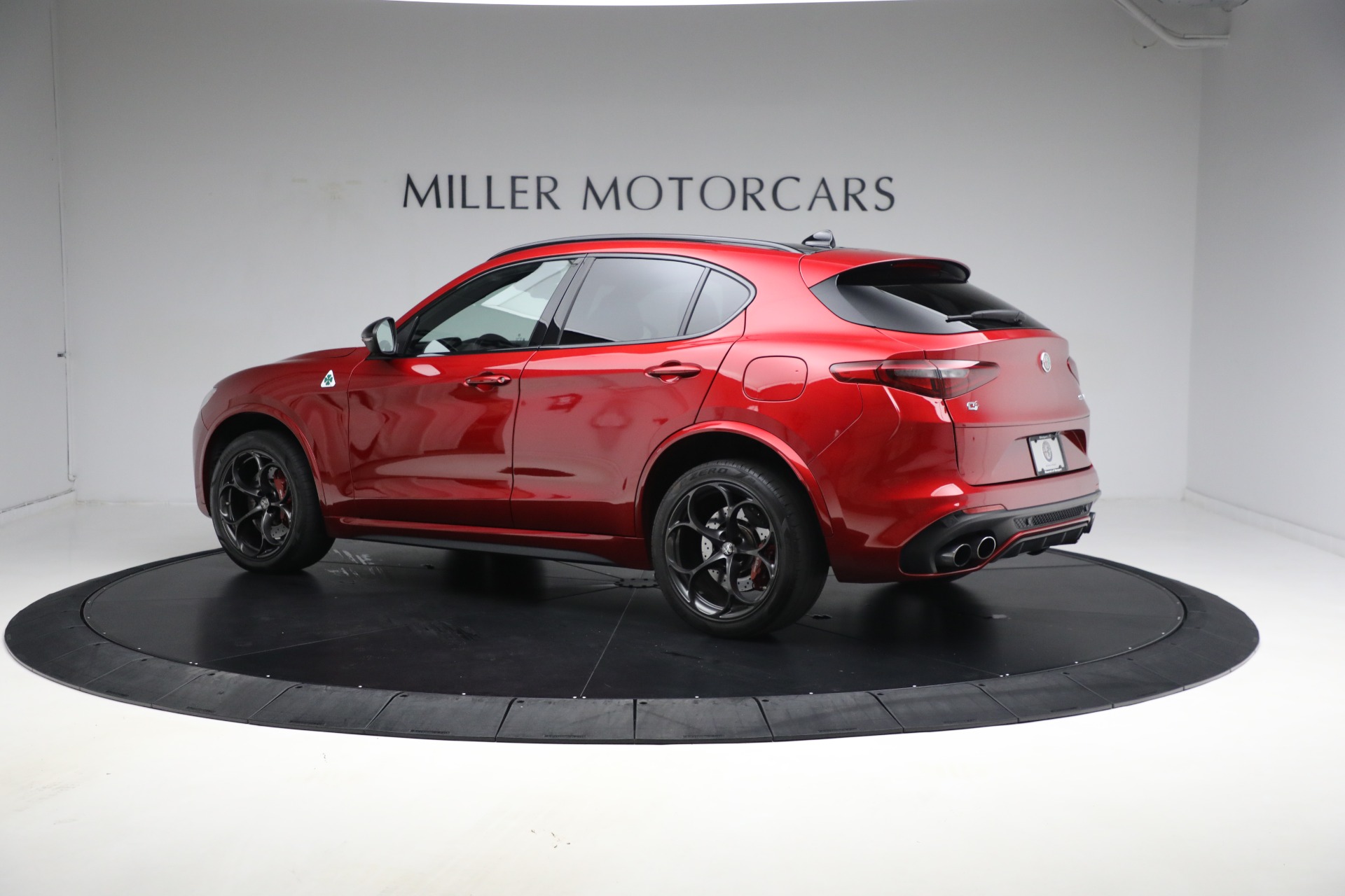 Used-2022-Alfa-Romeo-Stelvio-Quadrifoglio