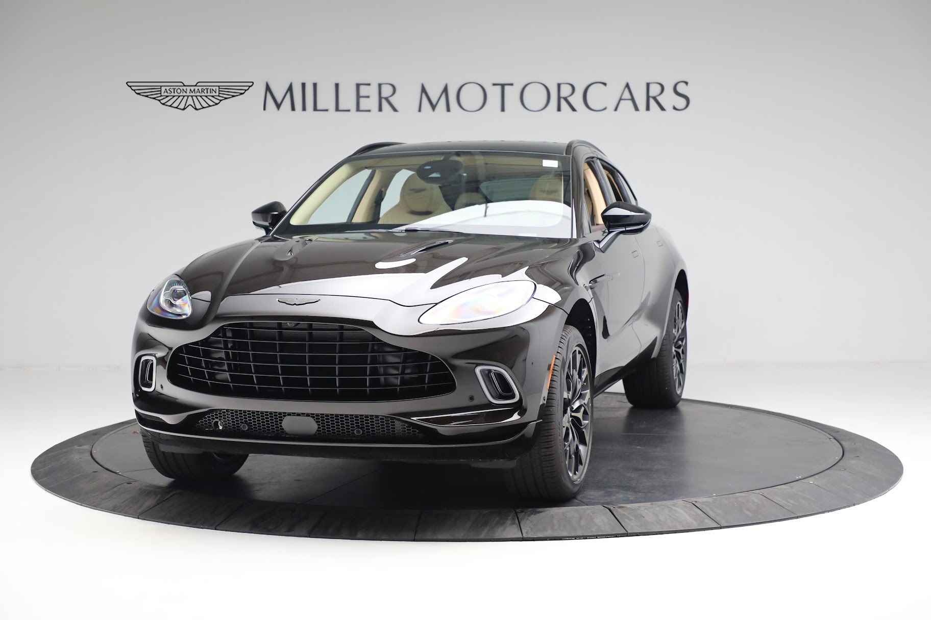 Used-2022-Aston-Martin-DBX