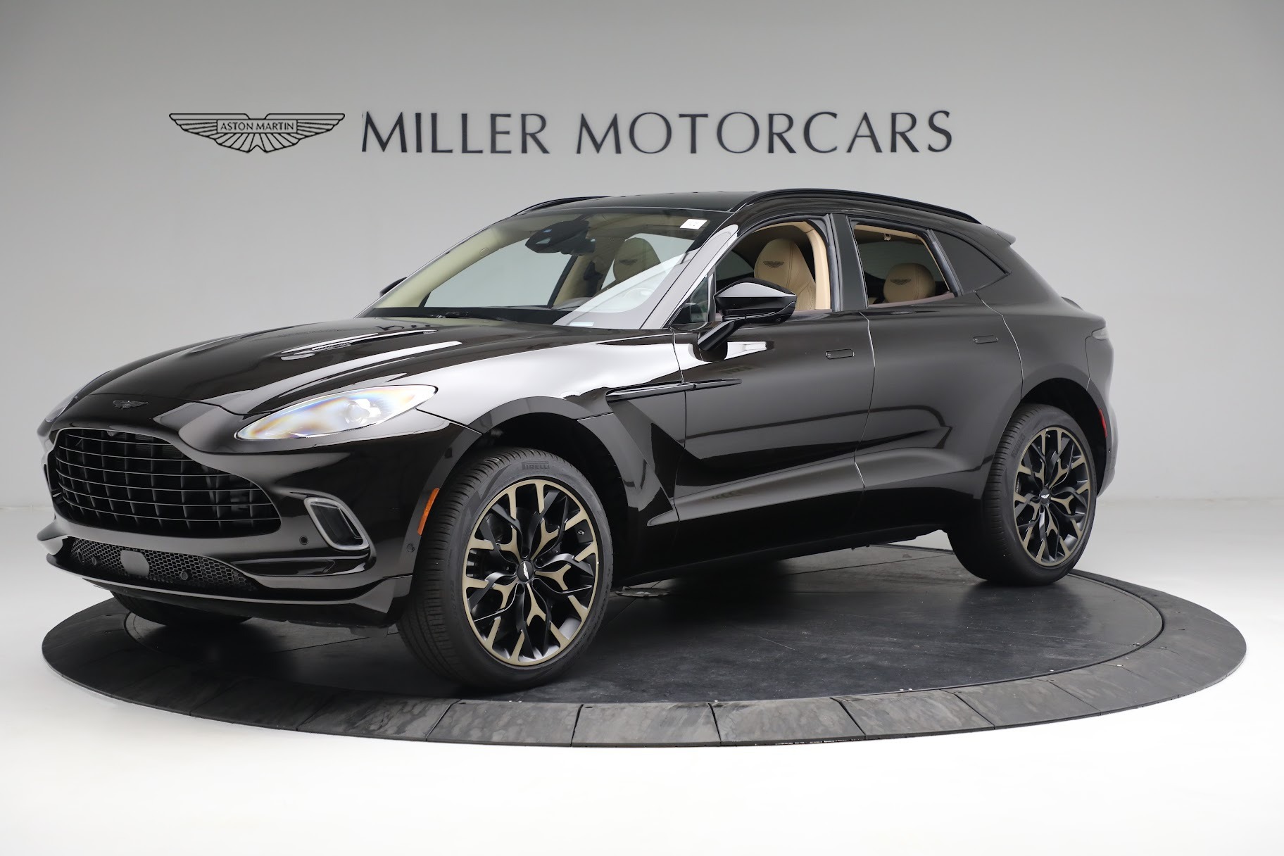 Used-2022-Aston-Martin-DBX