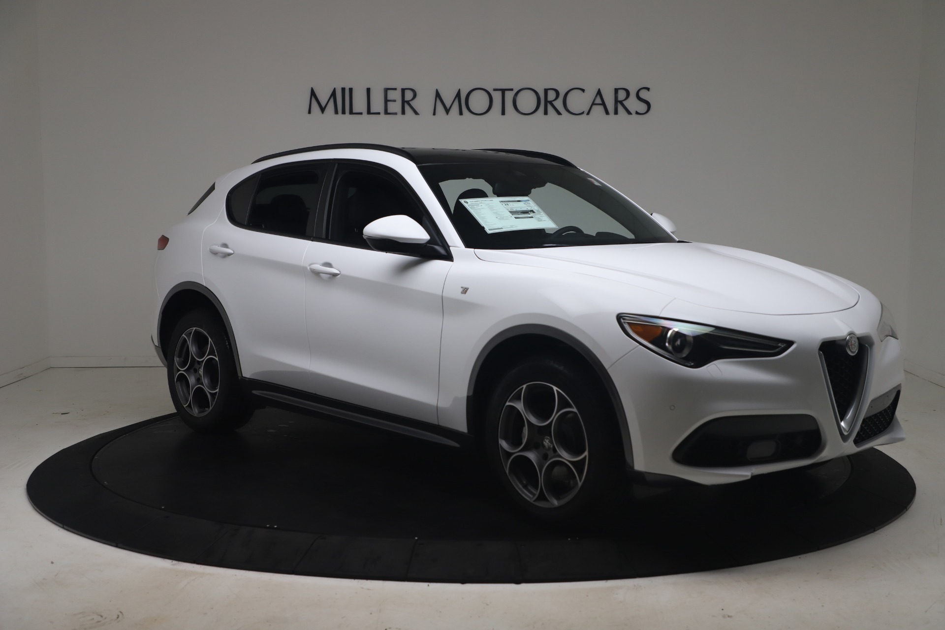 New-2022-Alfa-Romeo-Stelvio-Ti