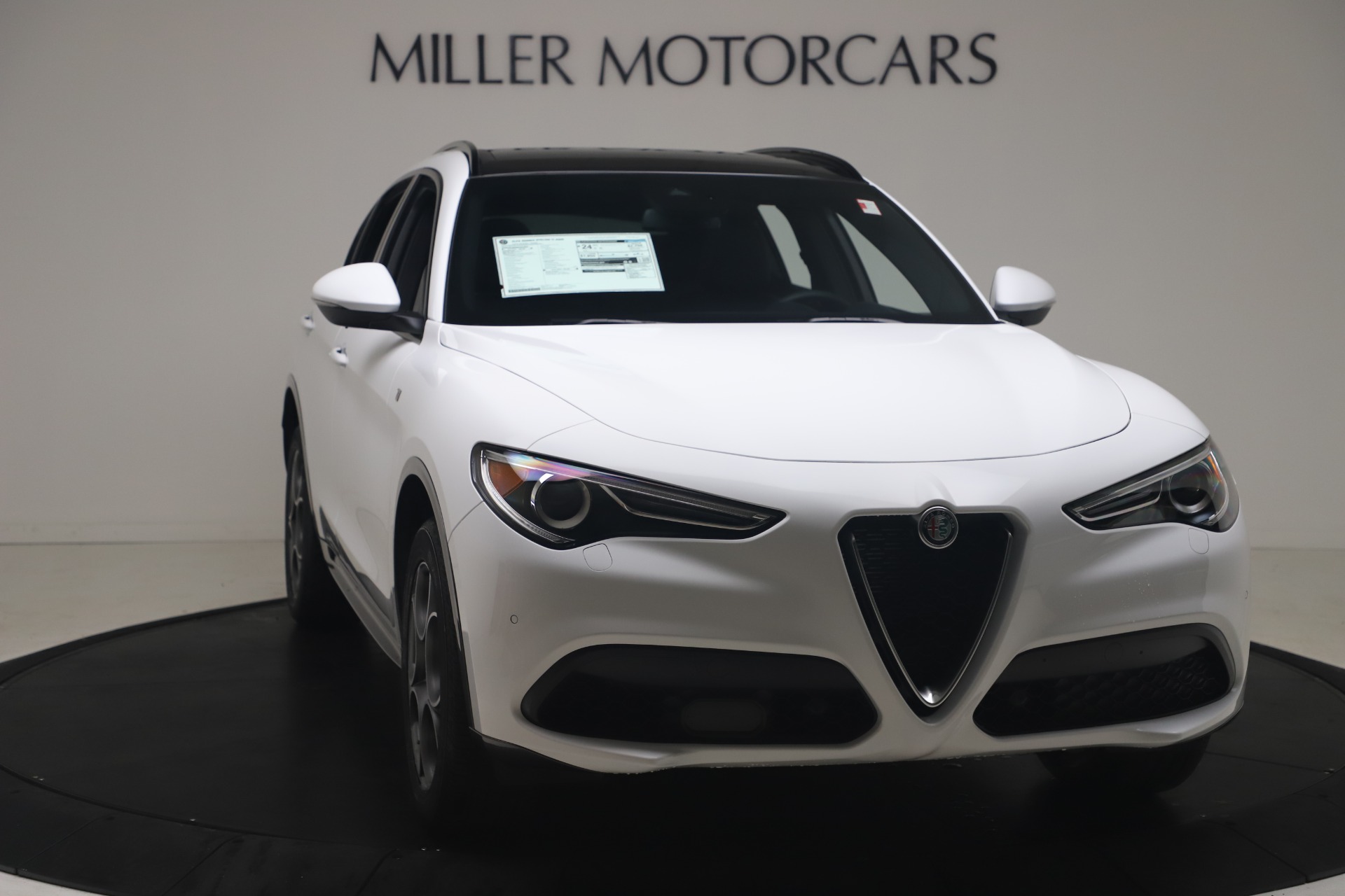 New-2022-Alfa-Romeo-Stelvio-Ti