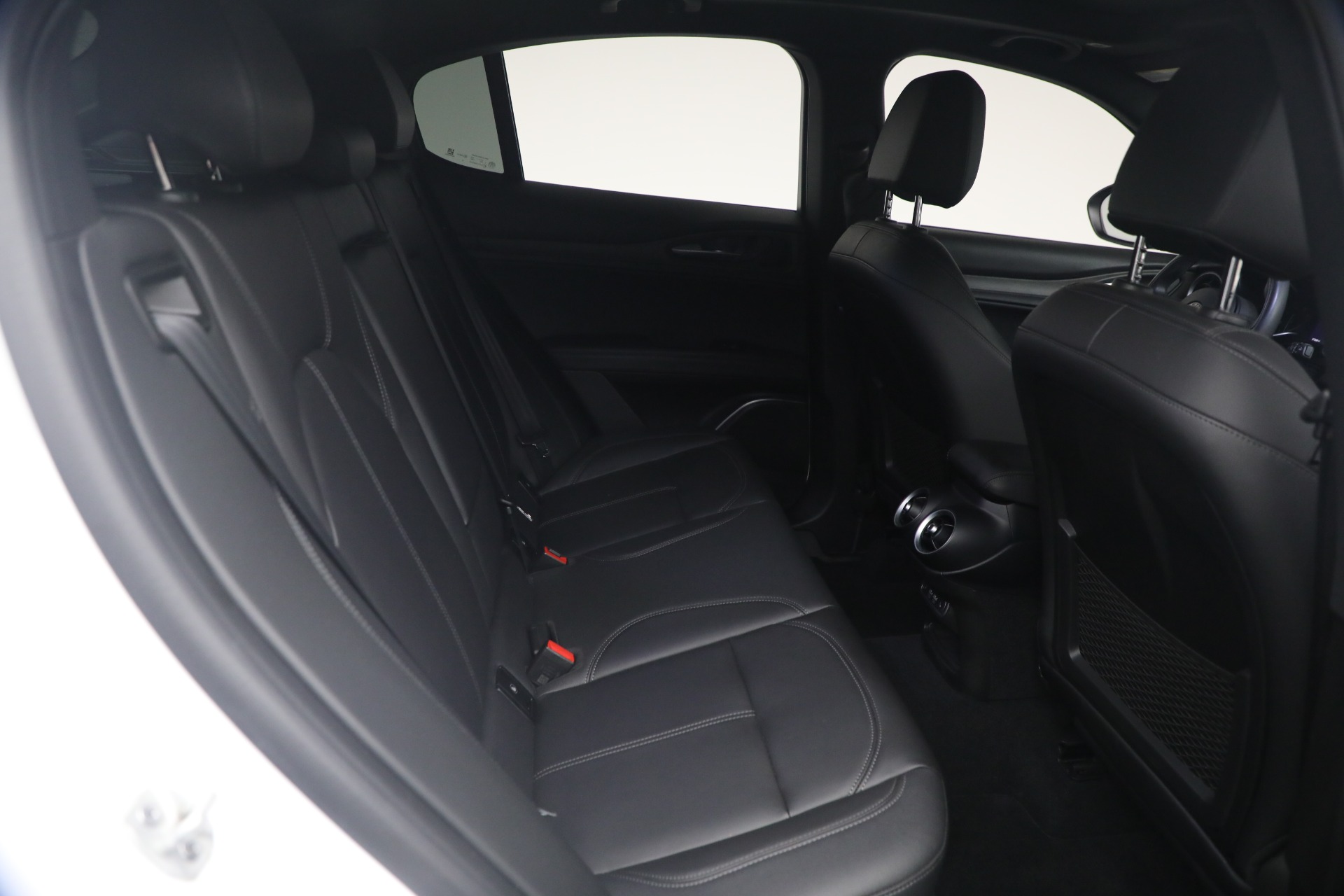 Used-2022-Alfa-Romeo-Stelvio-Ti