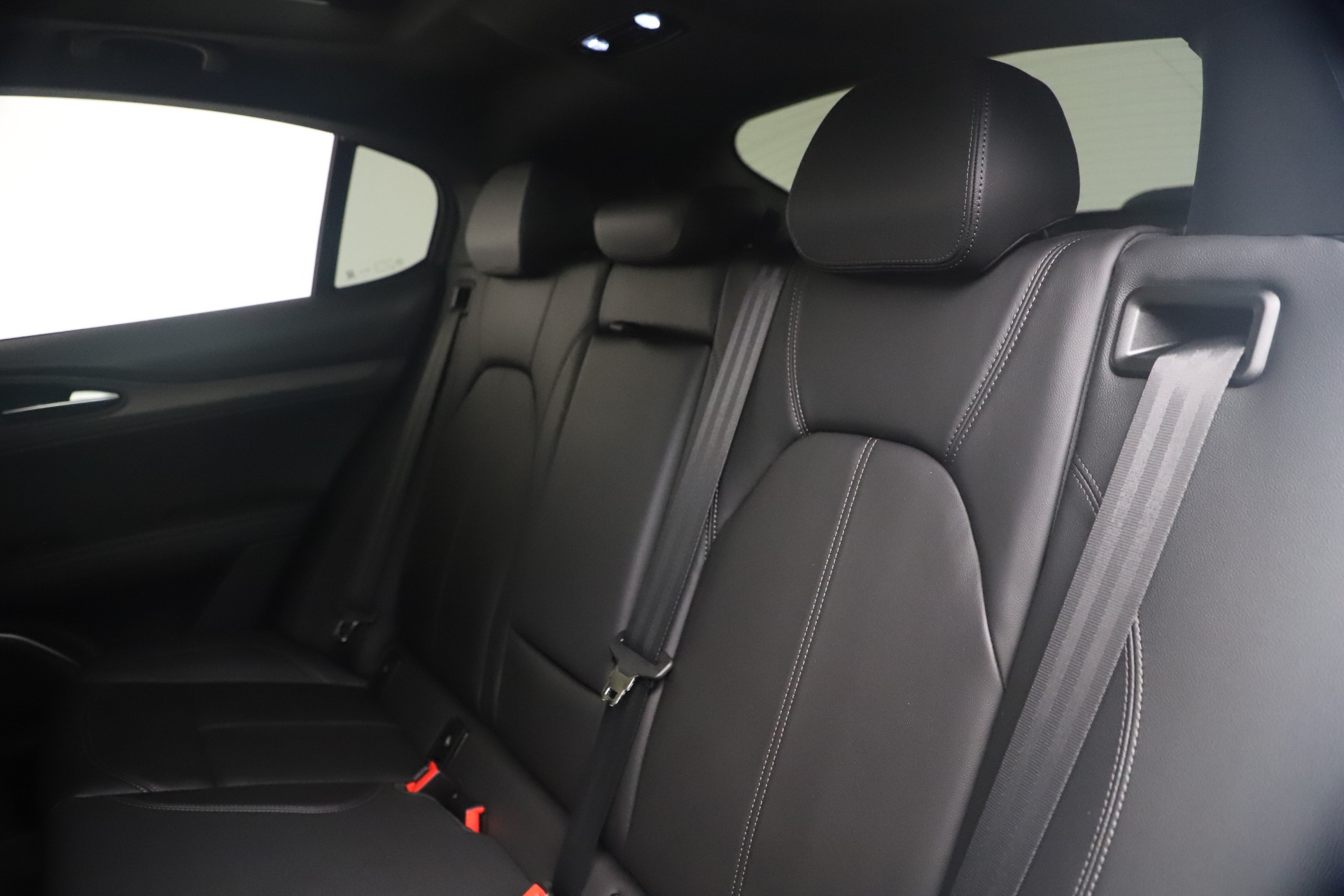 New-2022-Alfa-Romeo-Stelvio-Ti