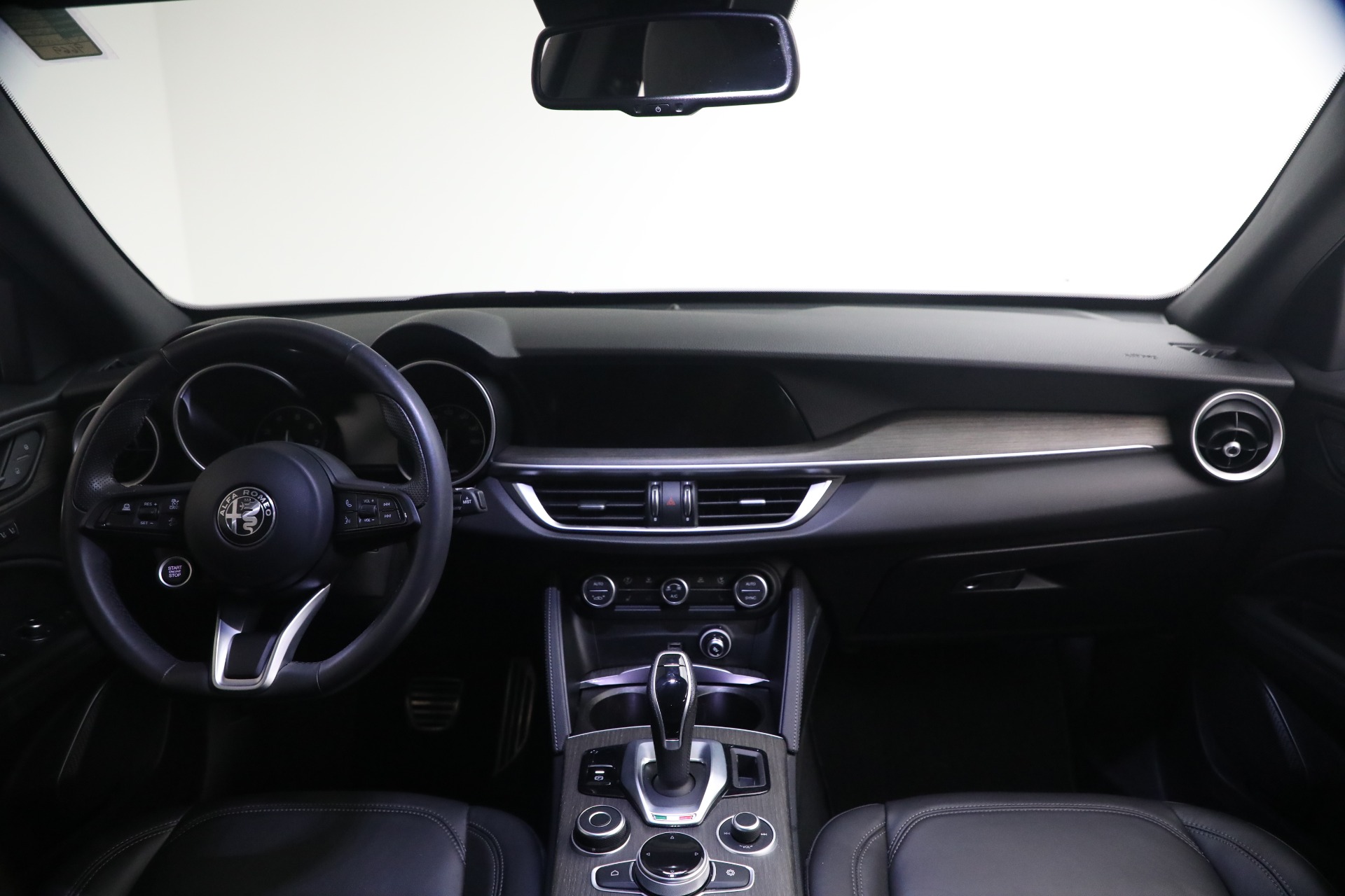 Used-2022-Alfa-Romeo-Stelvio-Ti