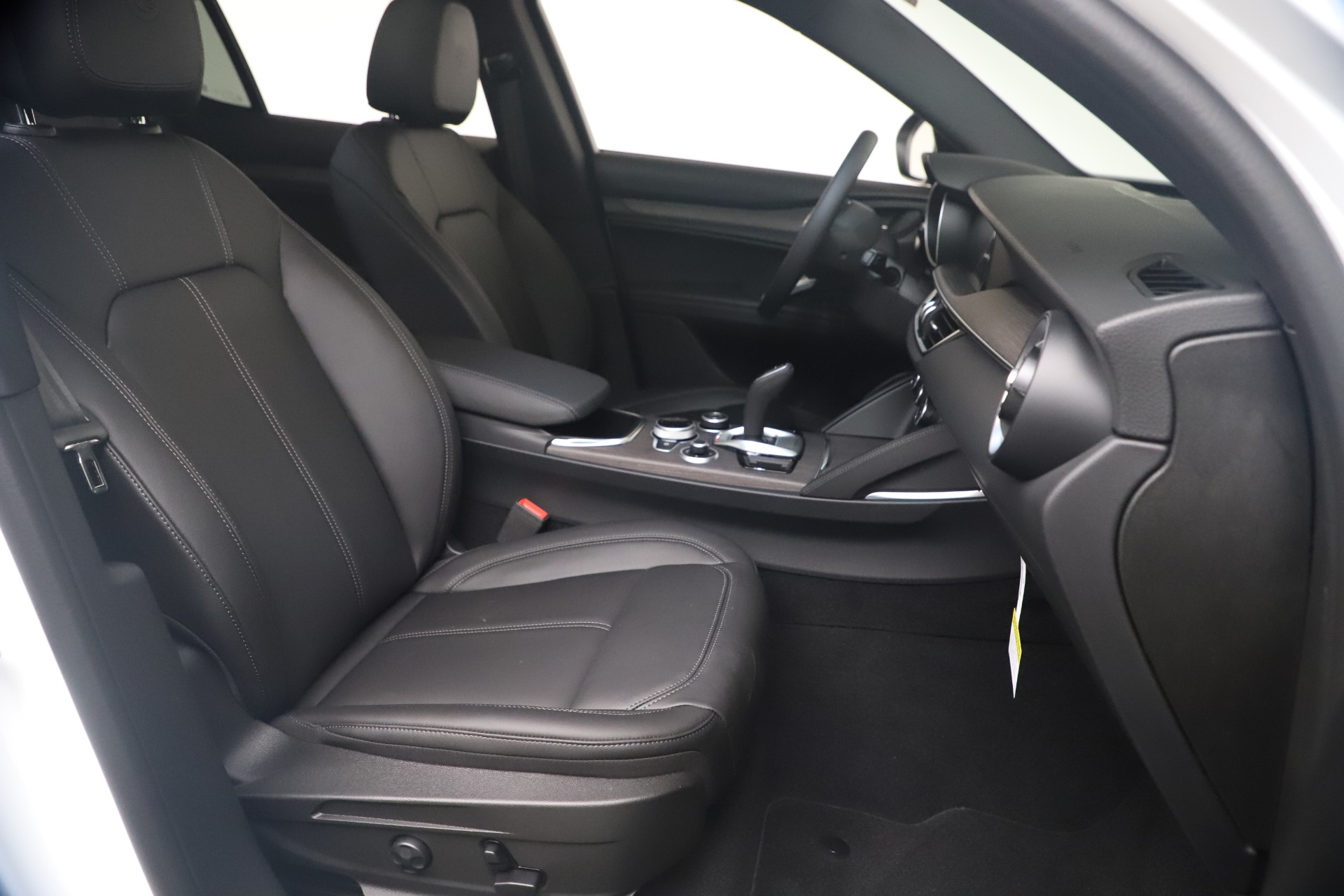 New-2022-Alfa-Romeo-Stelvio-Ti