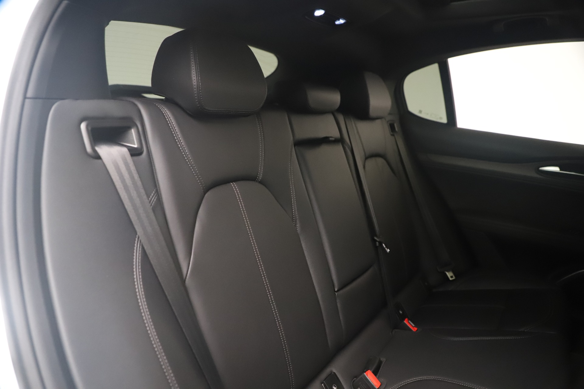 New-2022-Alfa-Romeo-Stelvio-Ti