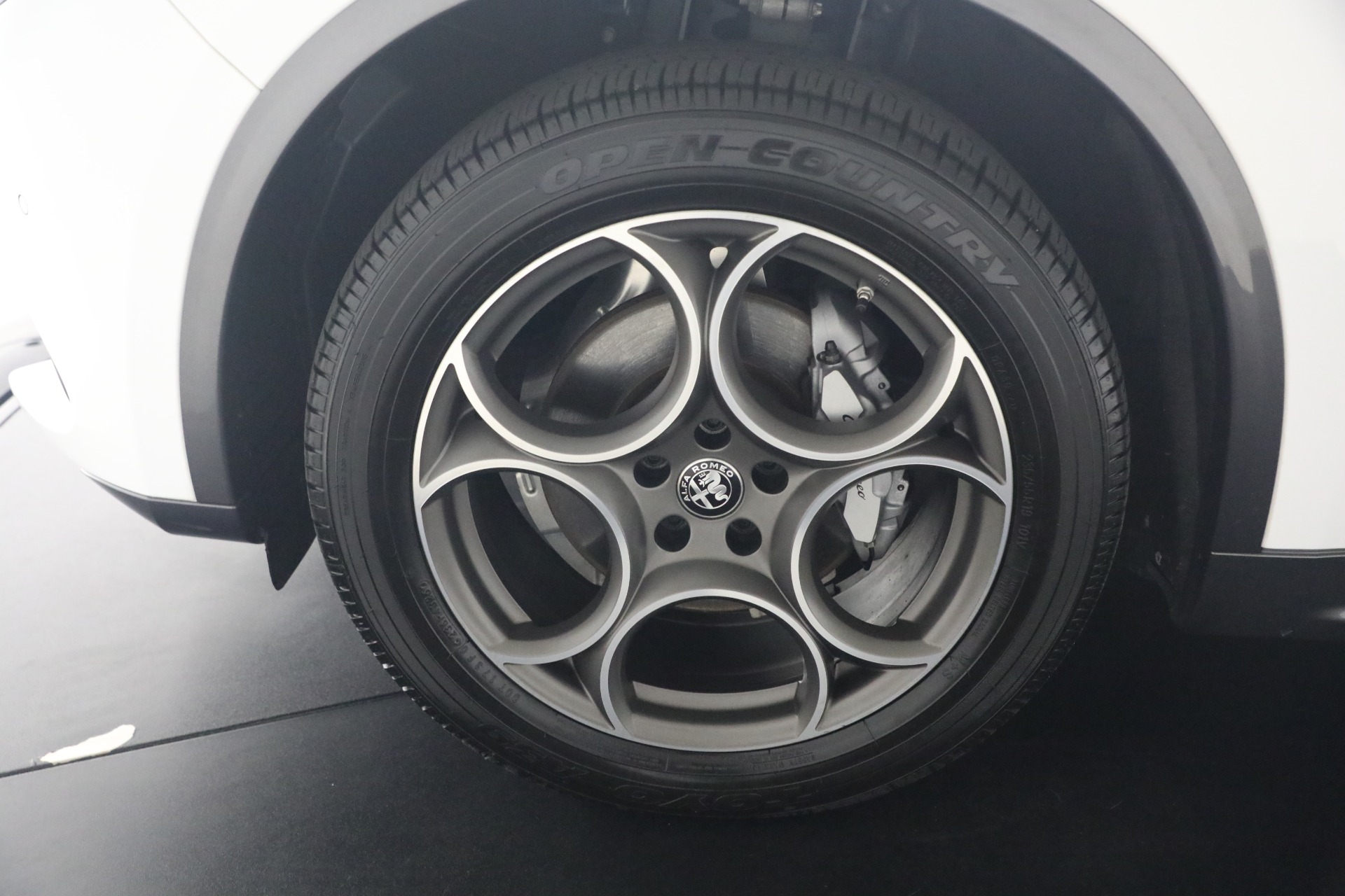 Used-2022-Alfa-Romeo-Stelvio-Ti