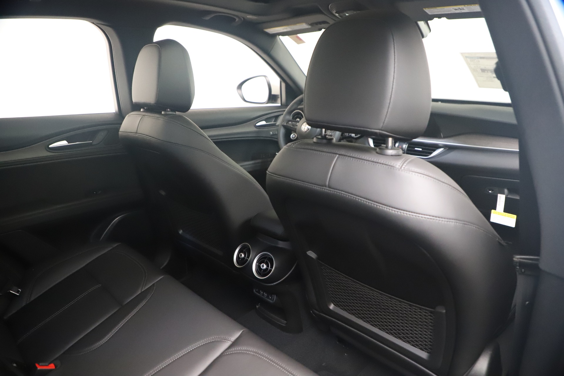 New-2022-Alfa-Romeo-Stelvio-Ti