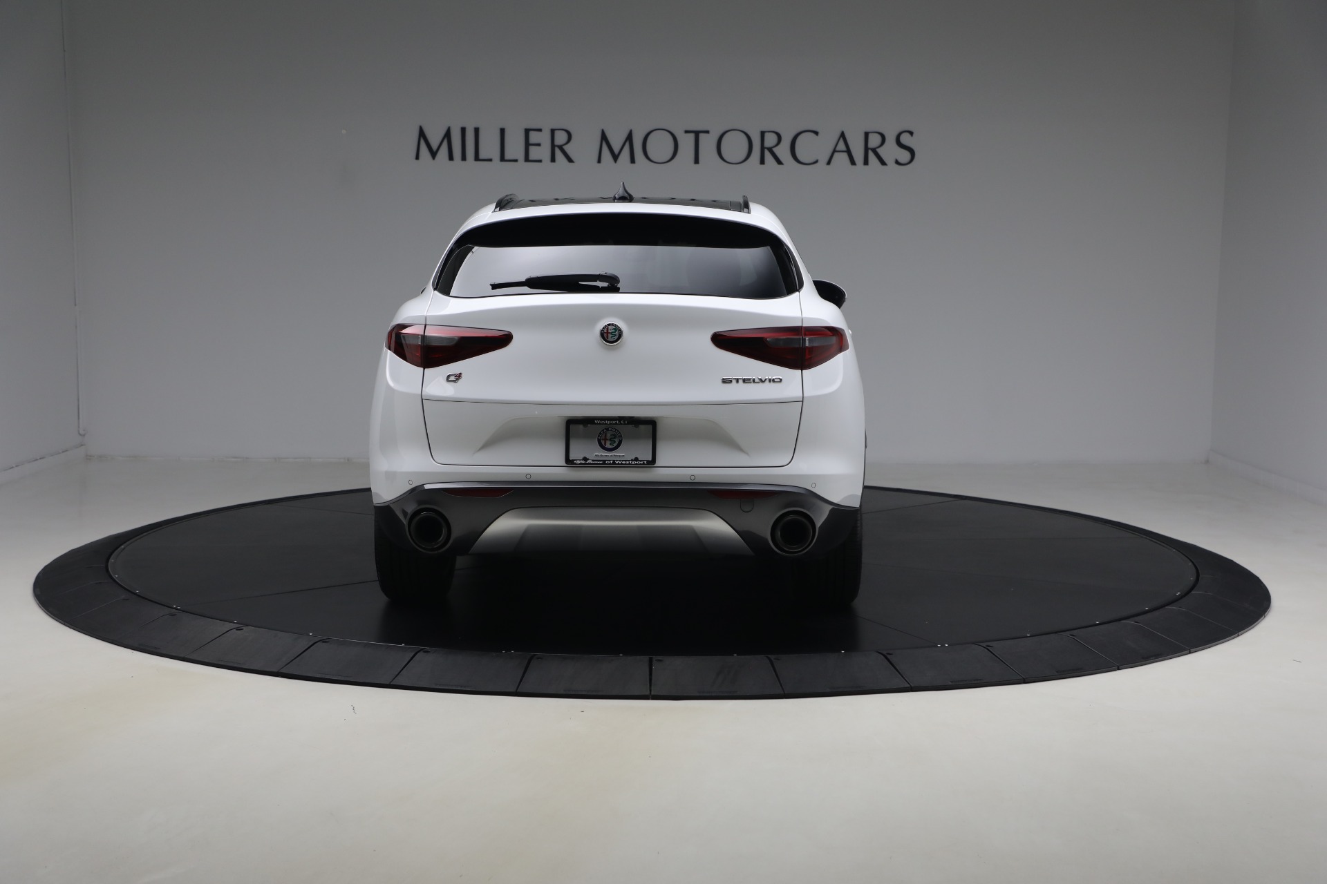Used-2022-Alfa-Romeo-Stelvio-Ti