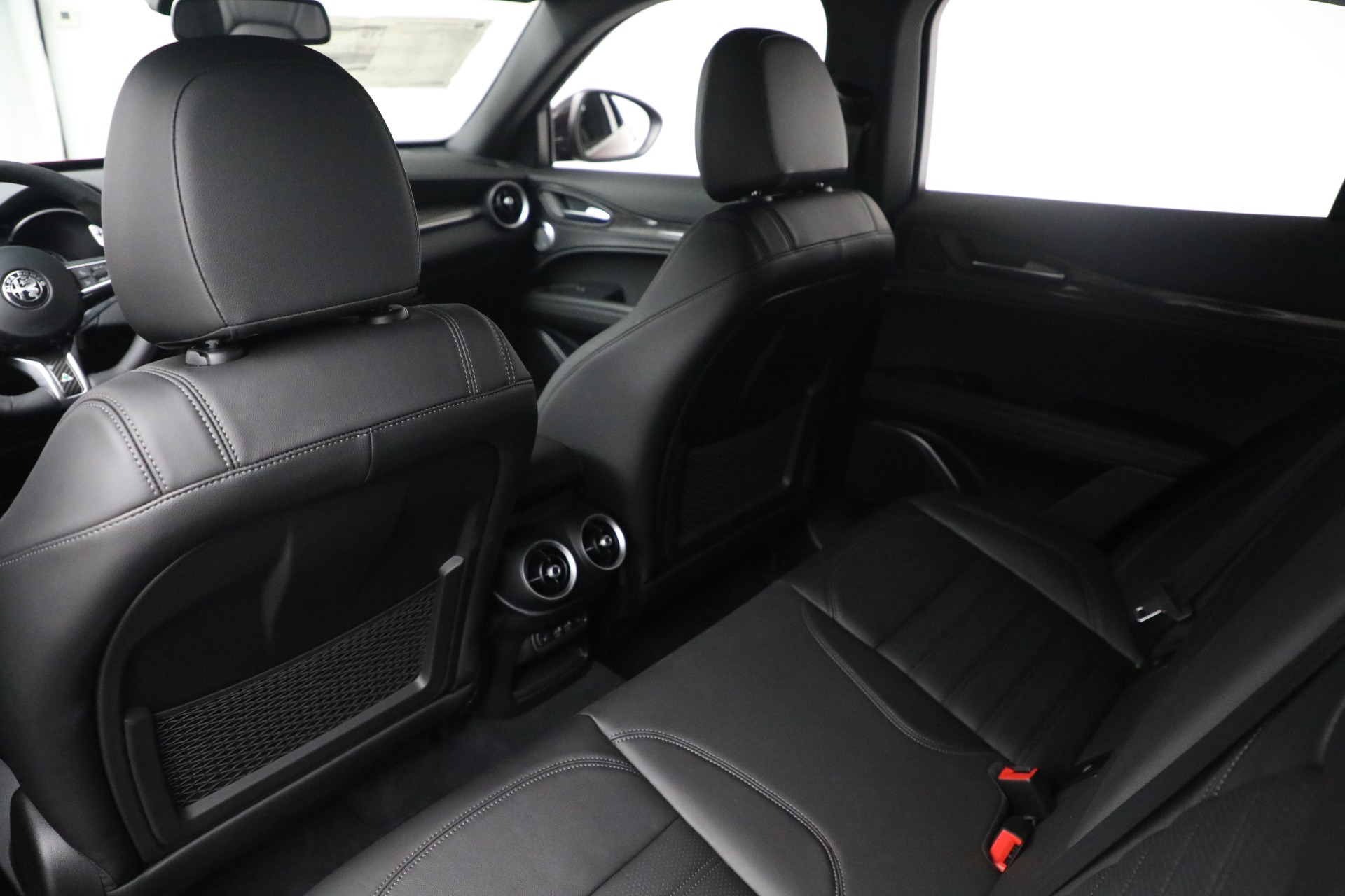 New-2022-Alfa-Romeo-Stelvio-Quadrifoglio