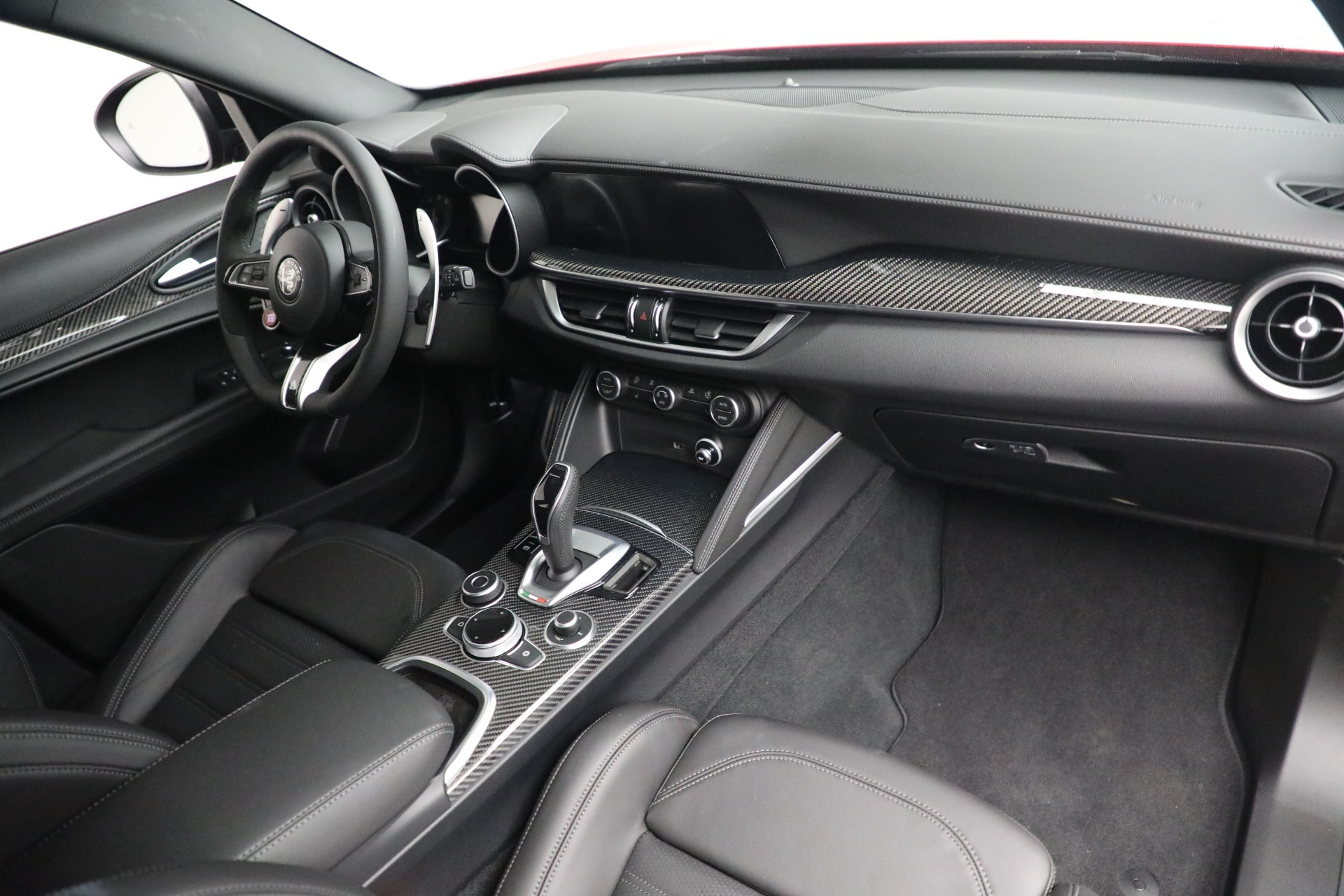 New-2022-Alfa-Romeo-Stelvio-Quadrifoglio