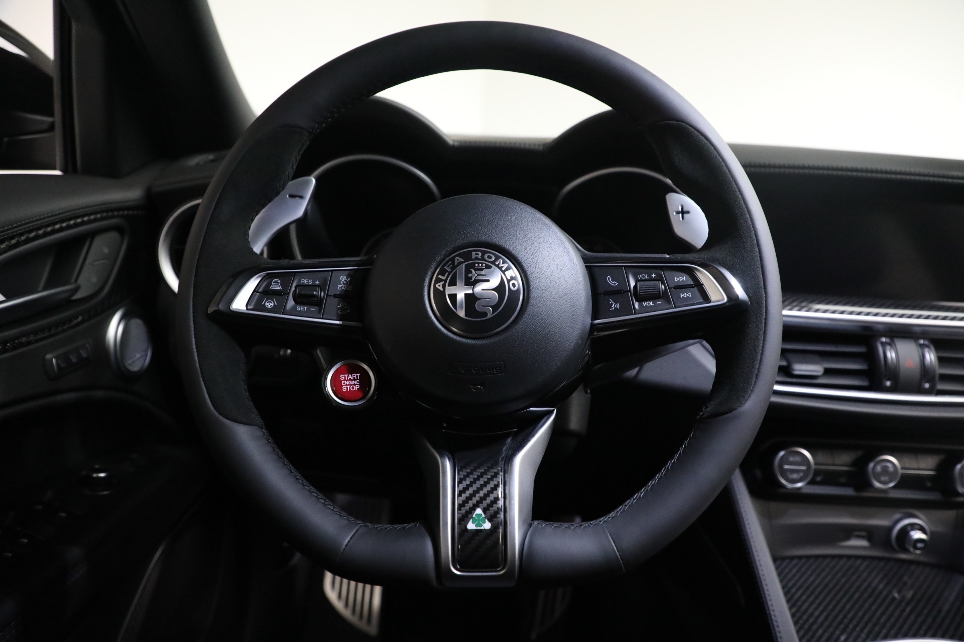 New-2022-Alfa-Romeo-Stelvio-Quadrifoglio