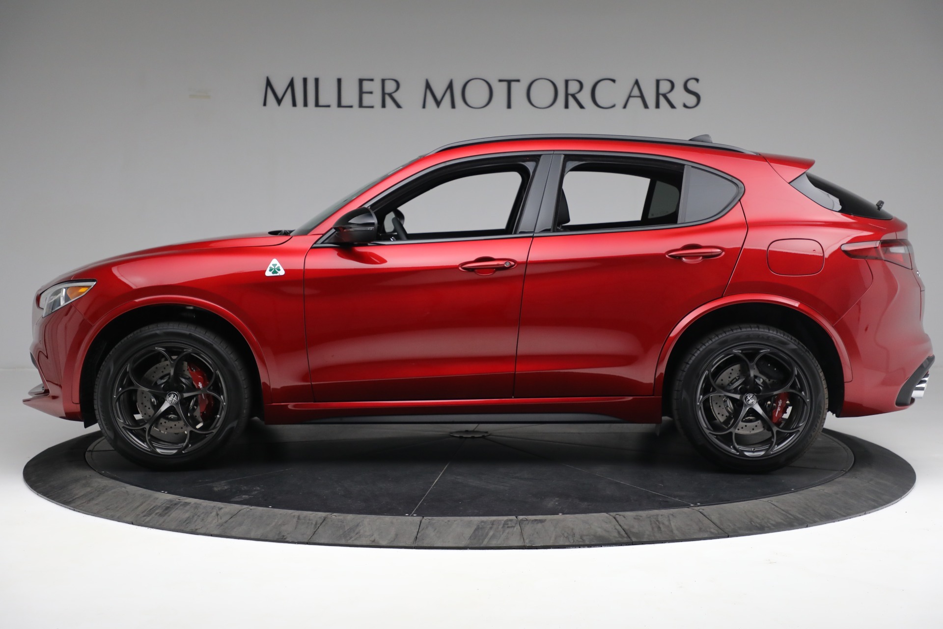 New-2022-Alfa-Romeo-Stelvio-Quadrifoglio