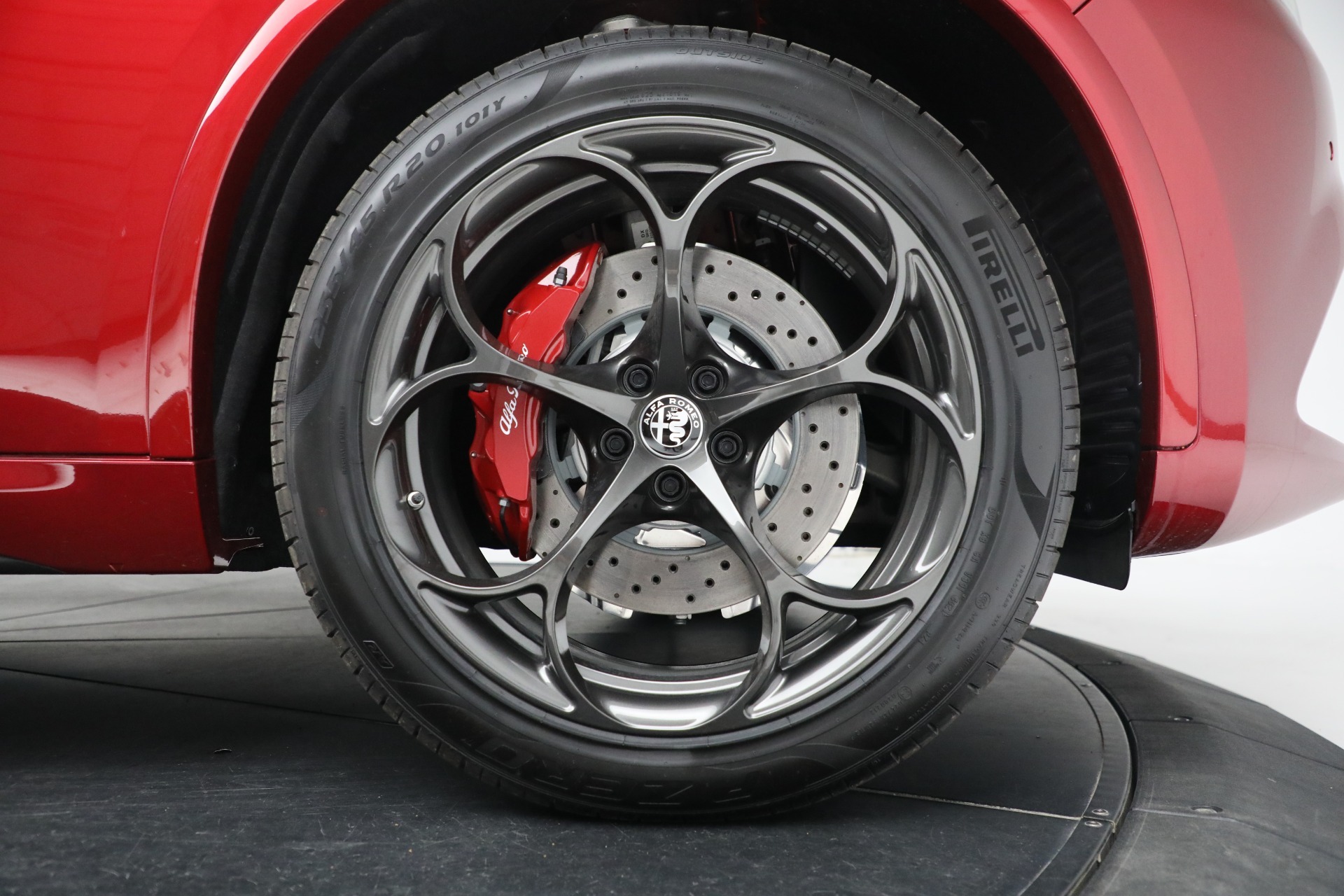 New-2022-Alfa-Romeo-Stelvio-Quadrifoglio