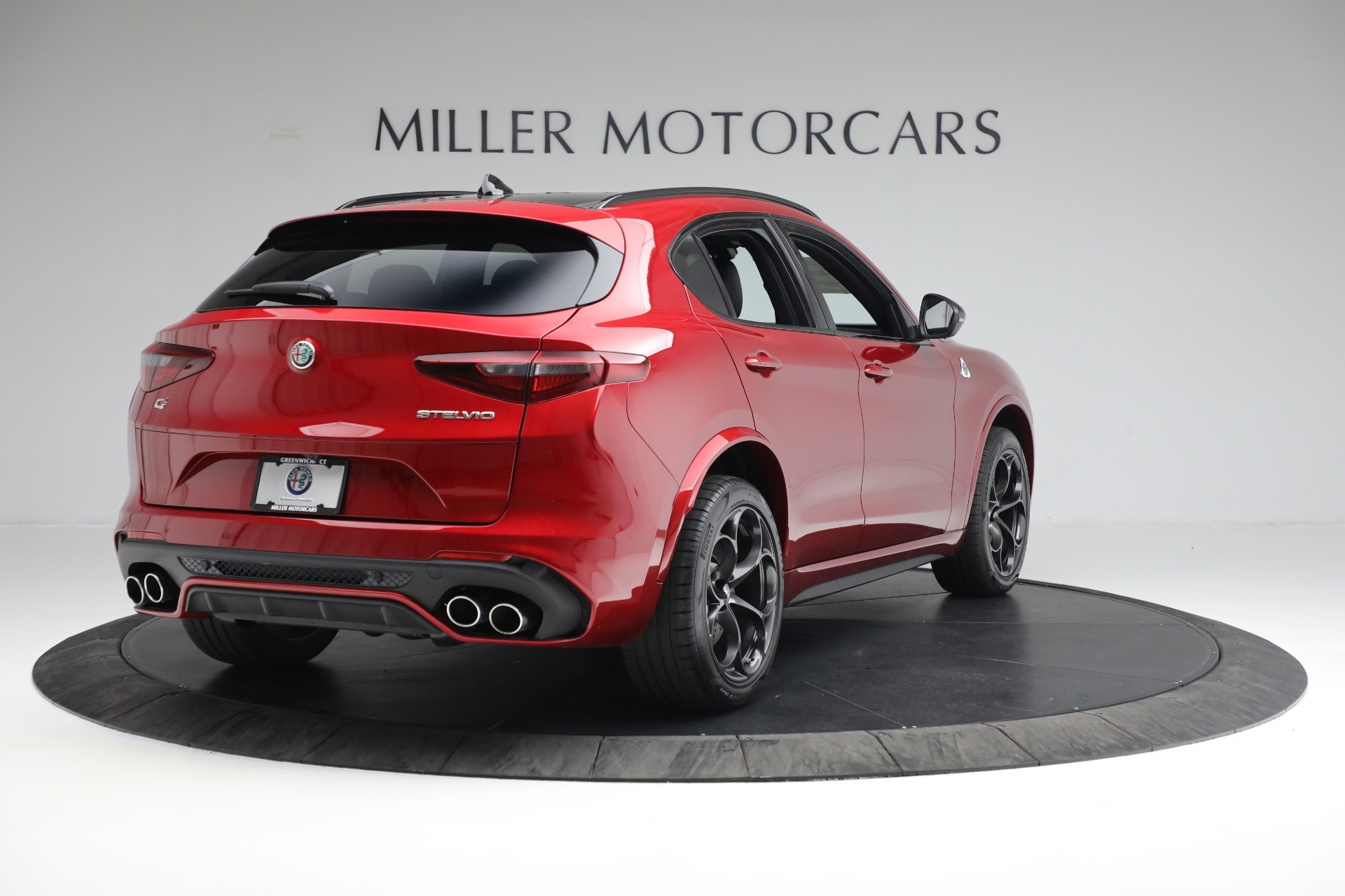New-2022-Alfa-Romeo-Stelvio-Quadrifoglio