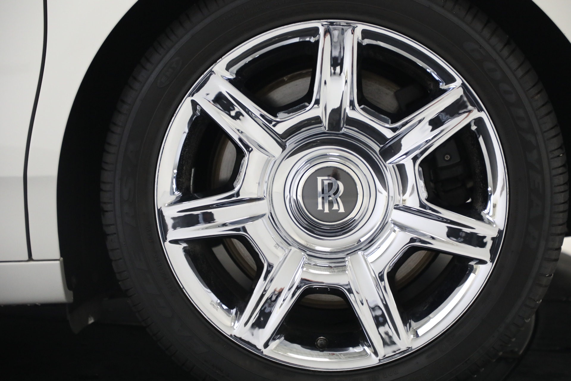 Used-2013-Rolls-Royce-Ghost