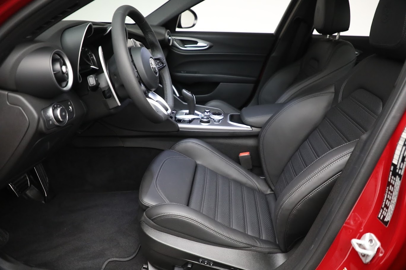 Used-2022-Alfa-Romeo-Giulia-Veloce