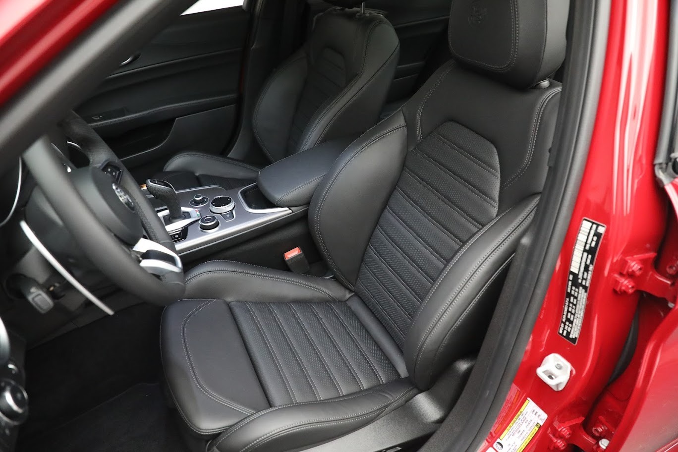 Used-2022-Alfa-Romeo-Giulia-Veloce