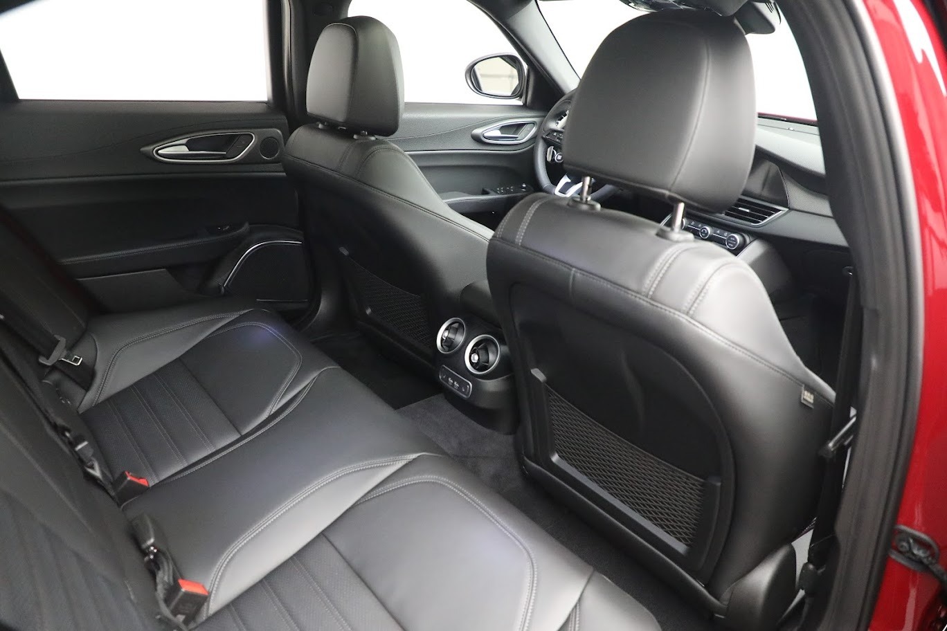 Used-2022-Alfa-Romeo-Giulia-Veloce