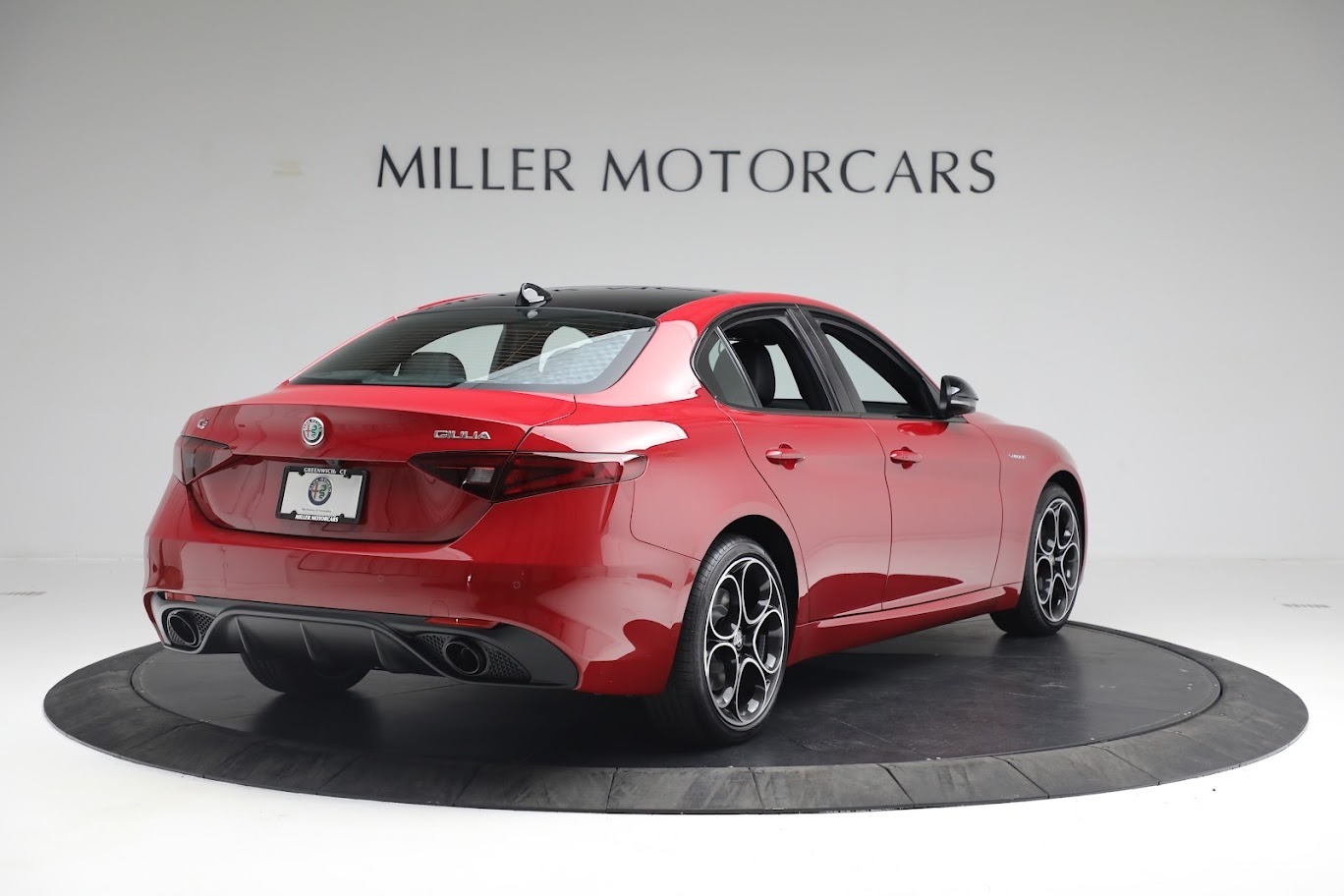 Used-2022-Alfa-Romeo-Giulia-Veloce