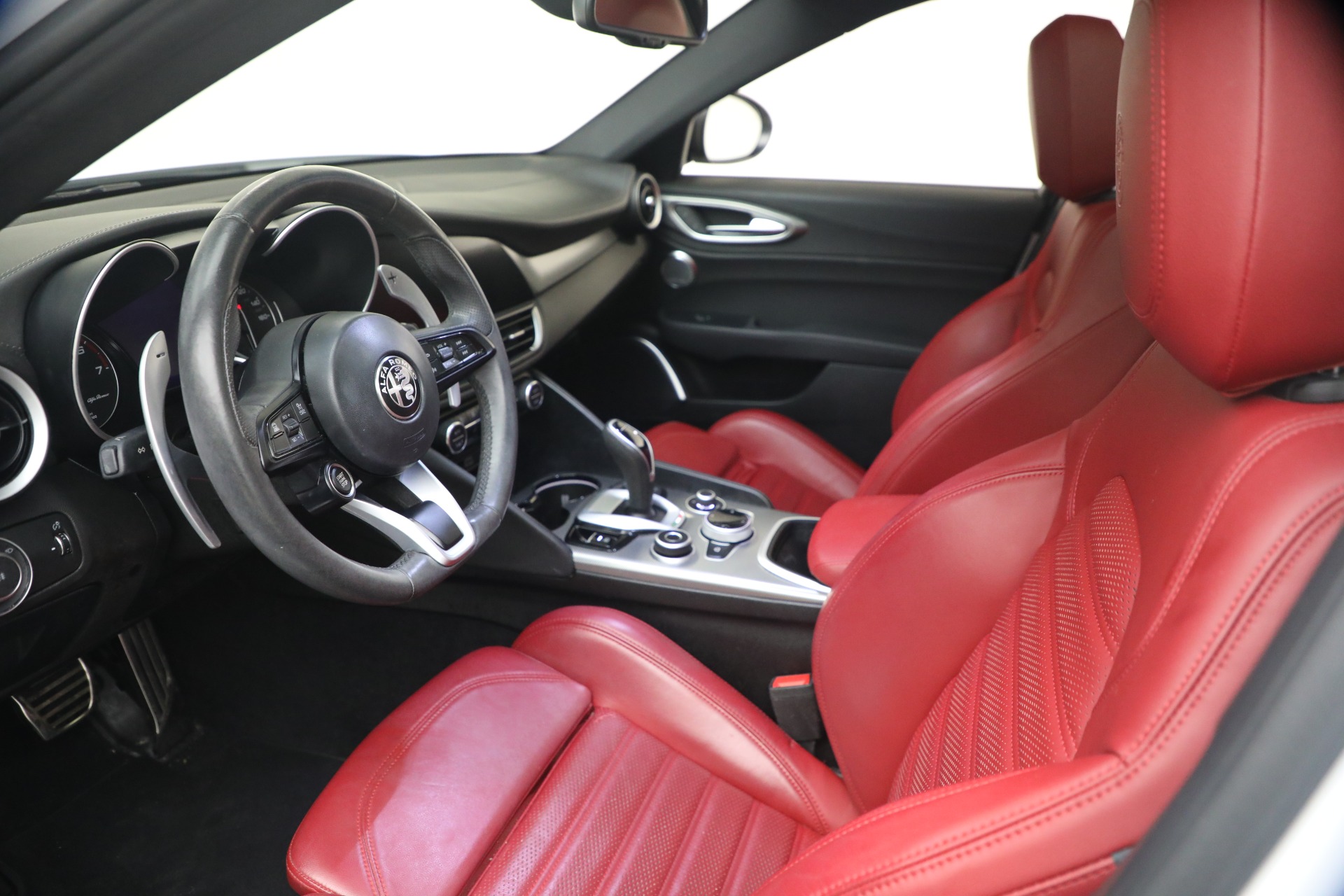 Used-2022-Alfa-Romeo-Giulia-Veloce