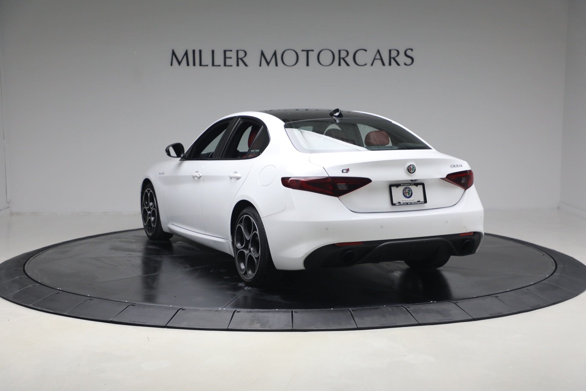 Used-2022-Alfa-Romeo-Giulia-Veloce